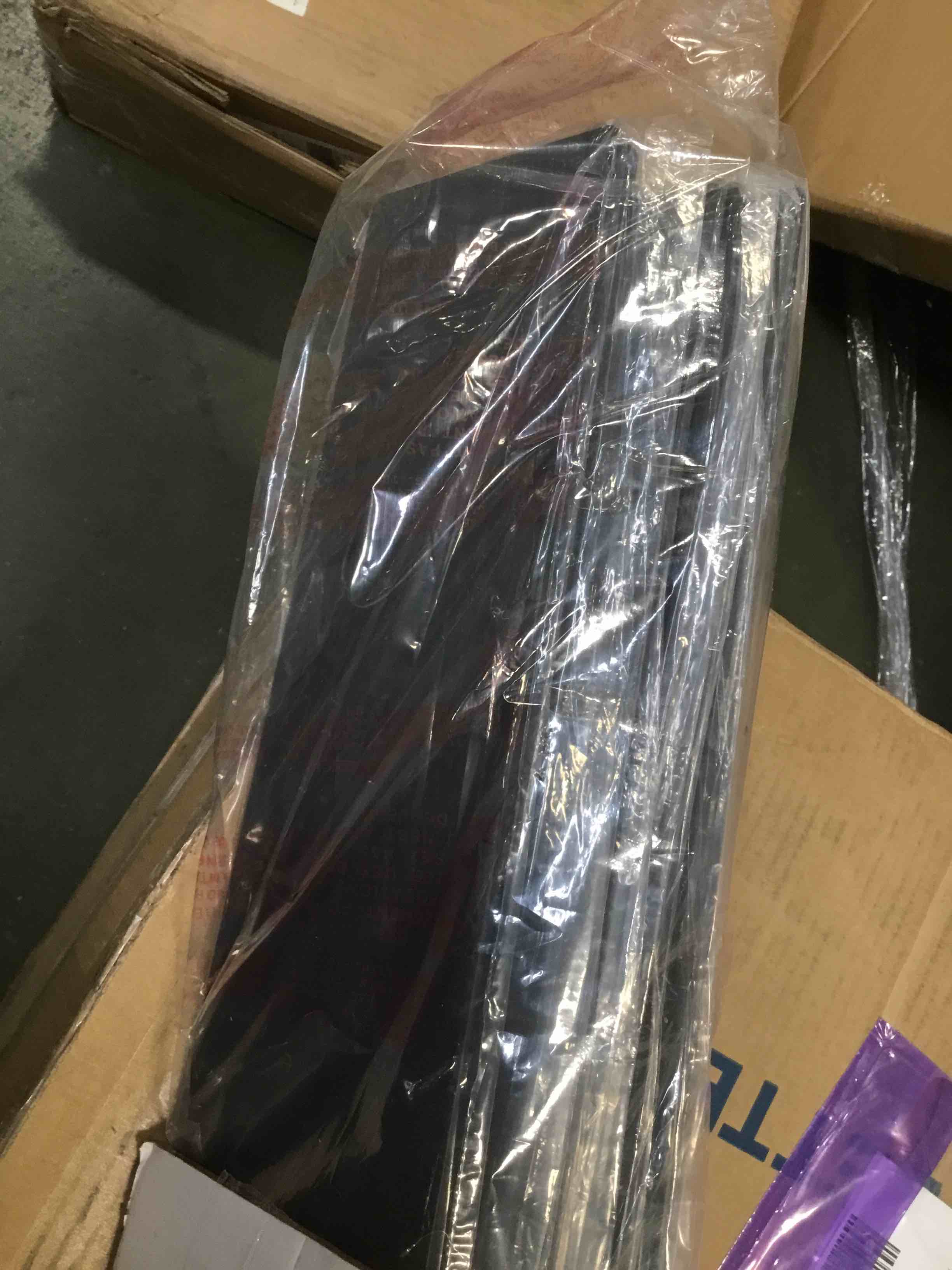 https://s3.amazonaws.com/lotting-images-prod/bidfta/TEA2040325_1744920054116.jpeg