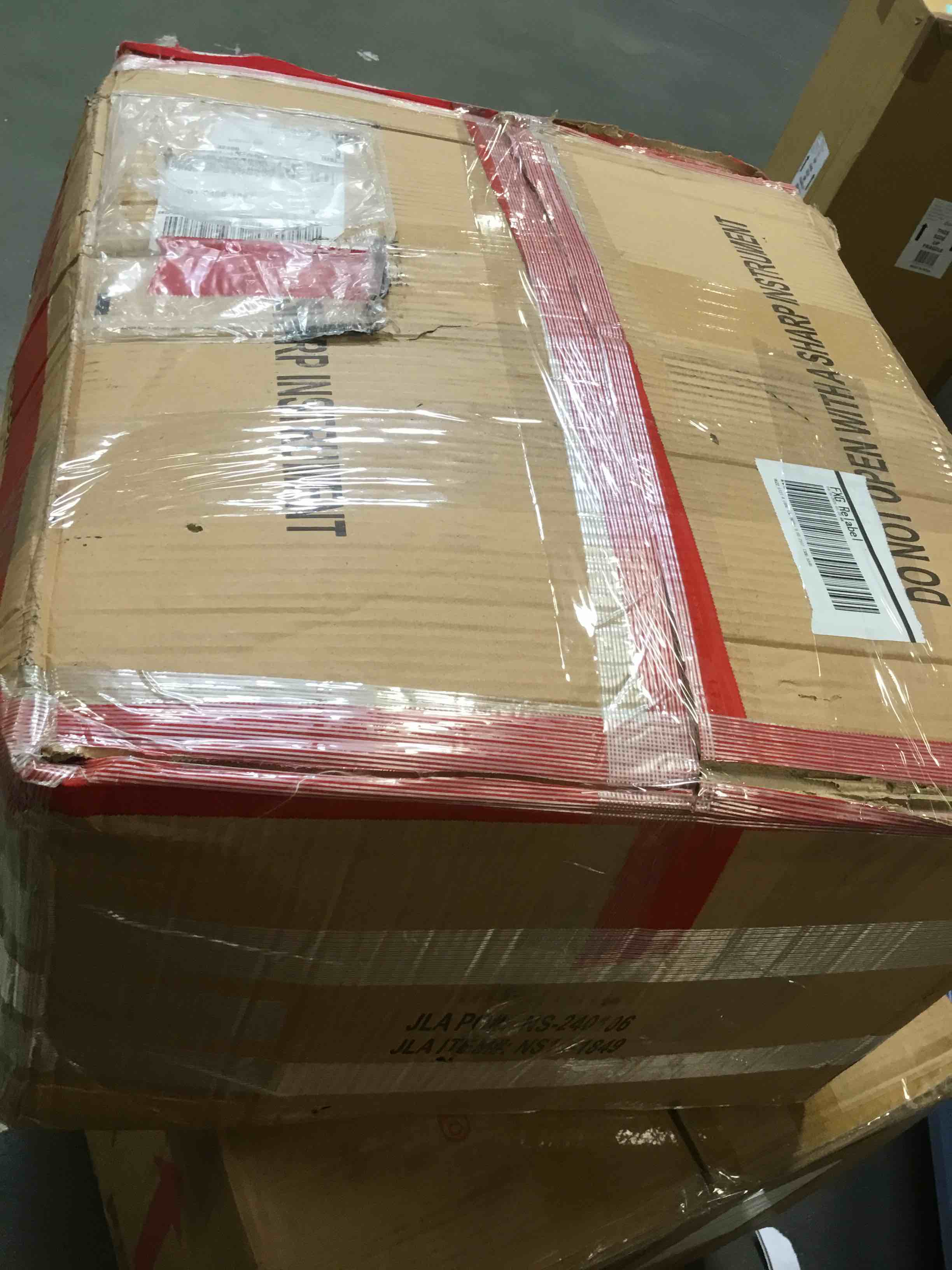 https://s3.amazonaws.com/lotting-images-prod/bidfta/TEA2040432_1745004936747.jpeg