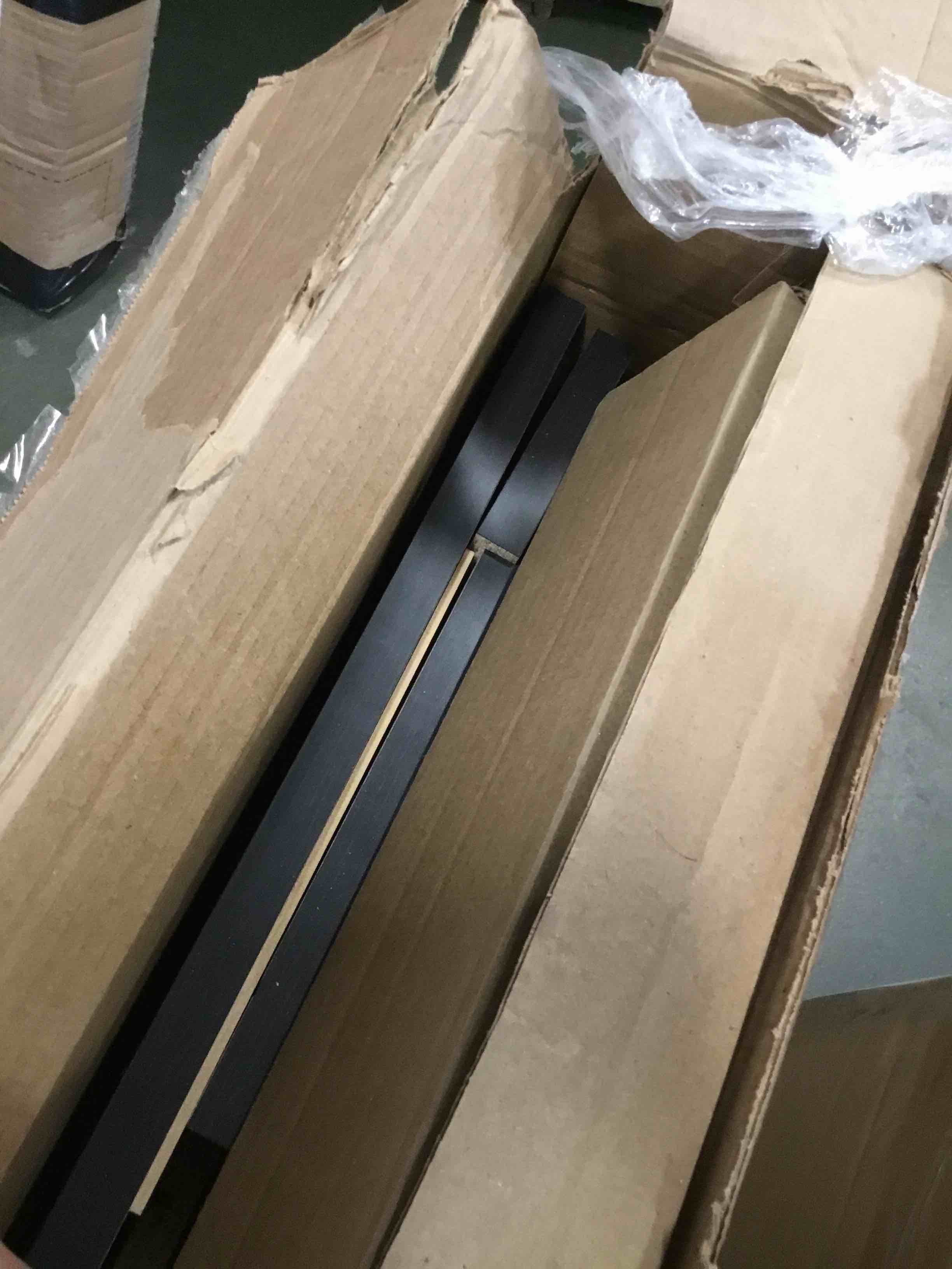 https://s3.amazonaws.com/lotting-images-prod/bidfta/TEA2040810_1745508033191.jpeg