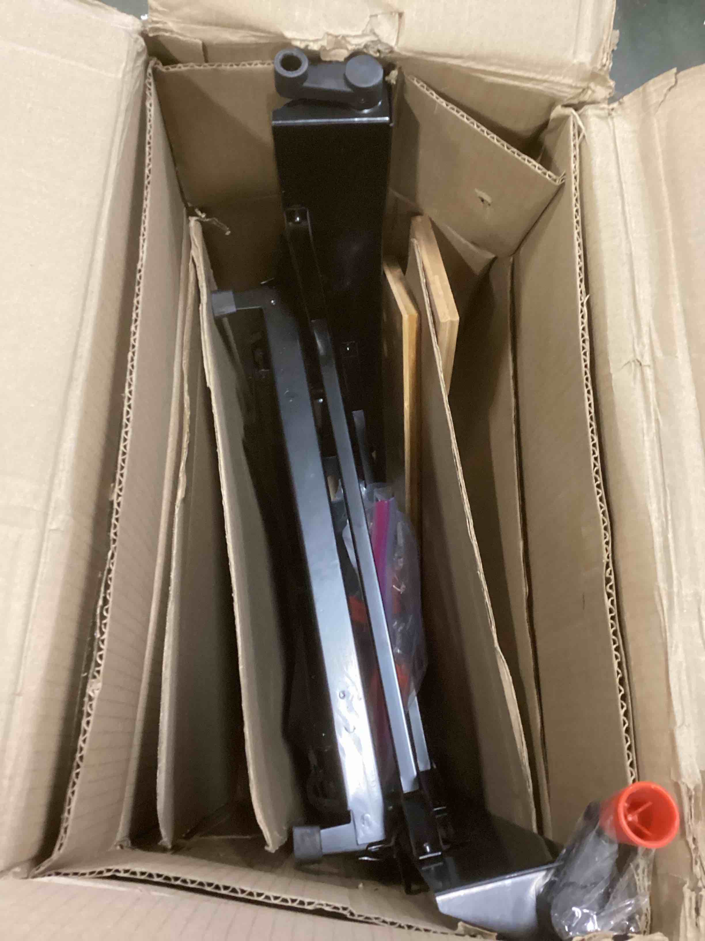 https://s3.amazonaws.com/lotting-images-prod/bidfta/TEA2043140_1739560426518.jpeg