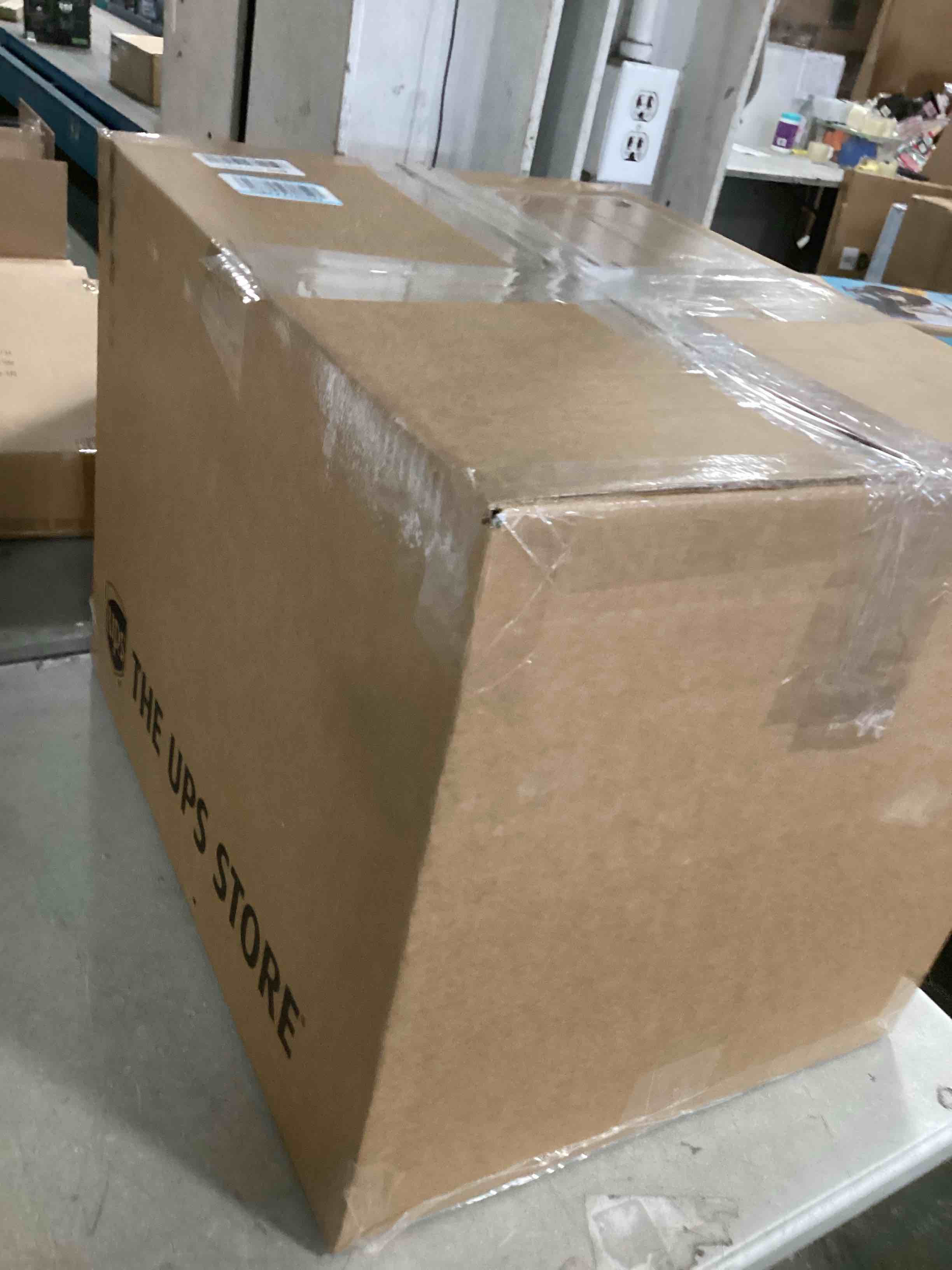 https://s3.amazonaws.com/lotting-images-prod/bidfta/TEA2047661_1740683764587.jpeg