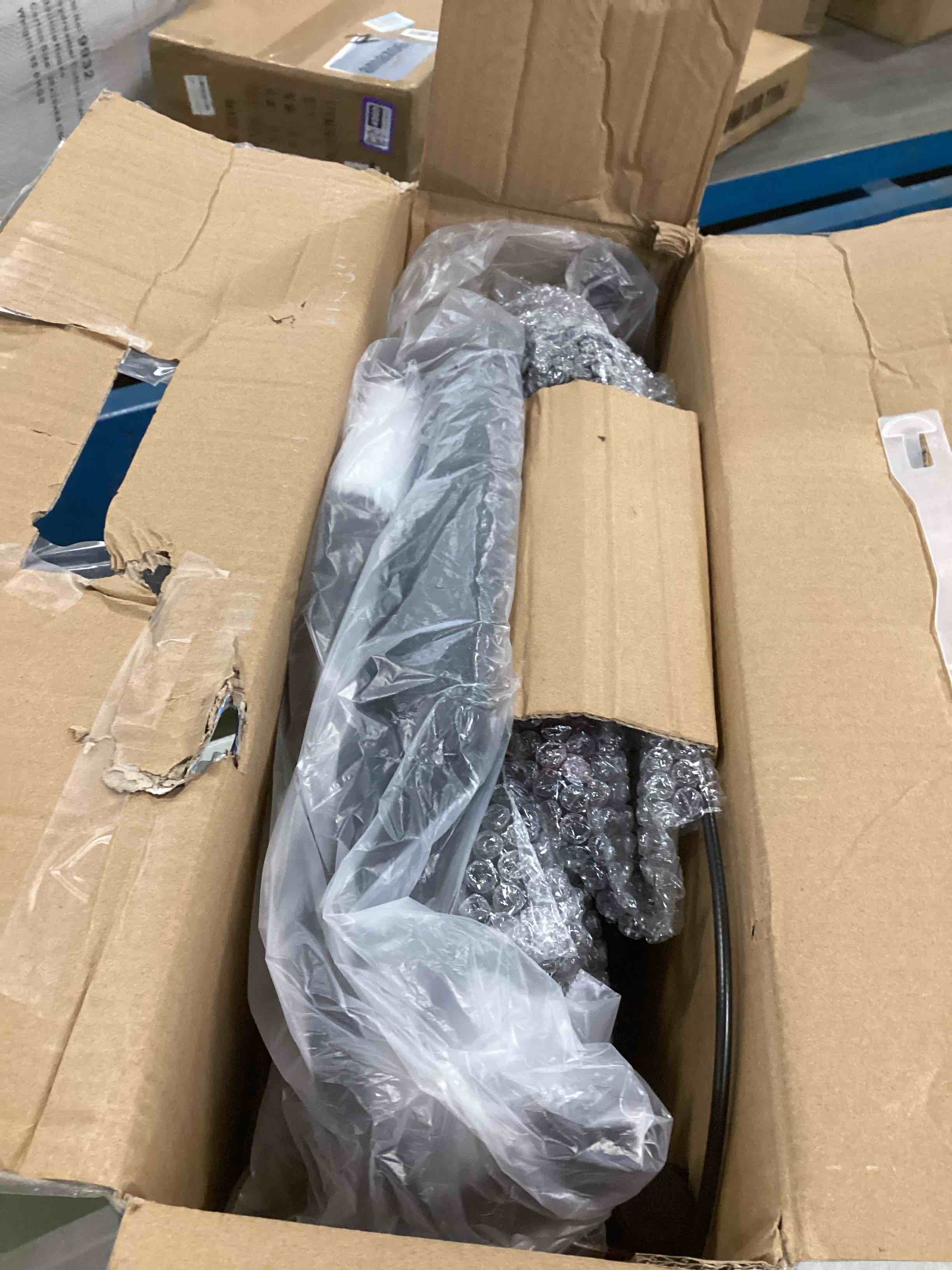 https://s3.amazonaws.com/lotting-images-prod/bidfta/TEA2047982_1741096090940.jpeg