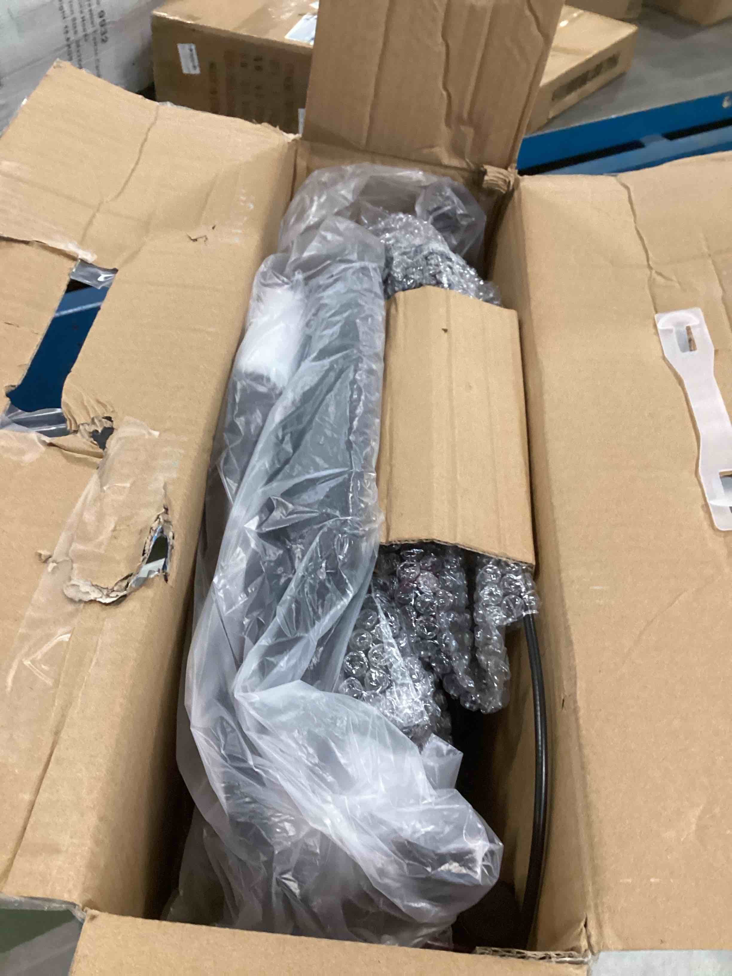 https://s3.amazonaws.com/lotting-images-prod/bidfta/TEA2047982_1741096091745.jpeg