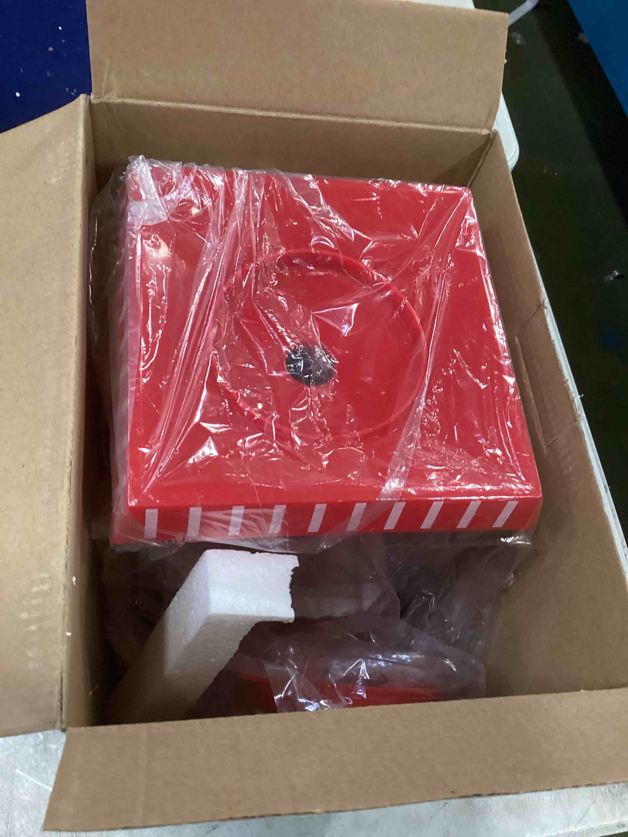 https://s3.amazonaws.com/lotting-images-prod/bidfta/TEA2048104_1741191662898.jpeg