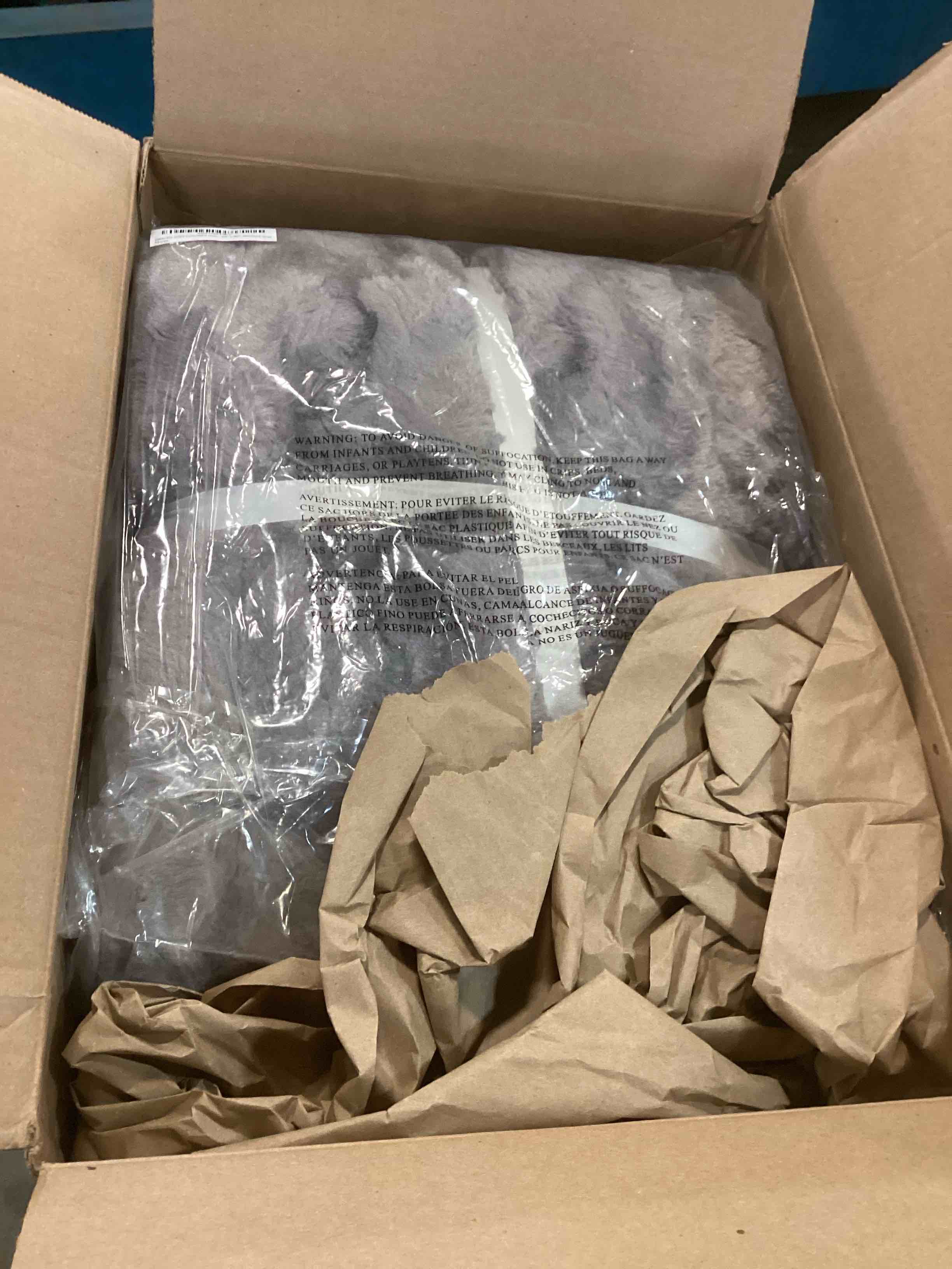 https://s3.amazonaws.com/lotting-images-prod/bidfta/TEA2049291_1741801381254.jpeg