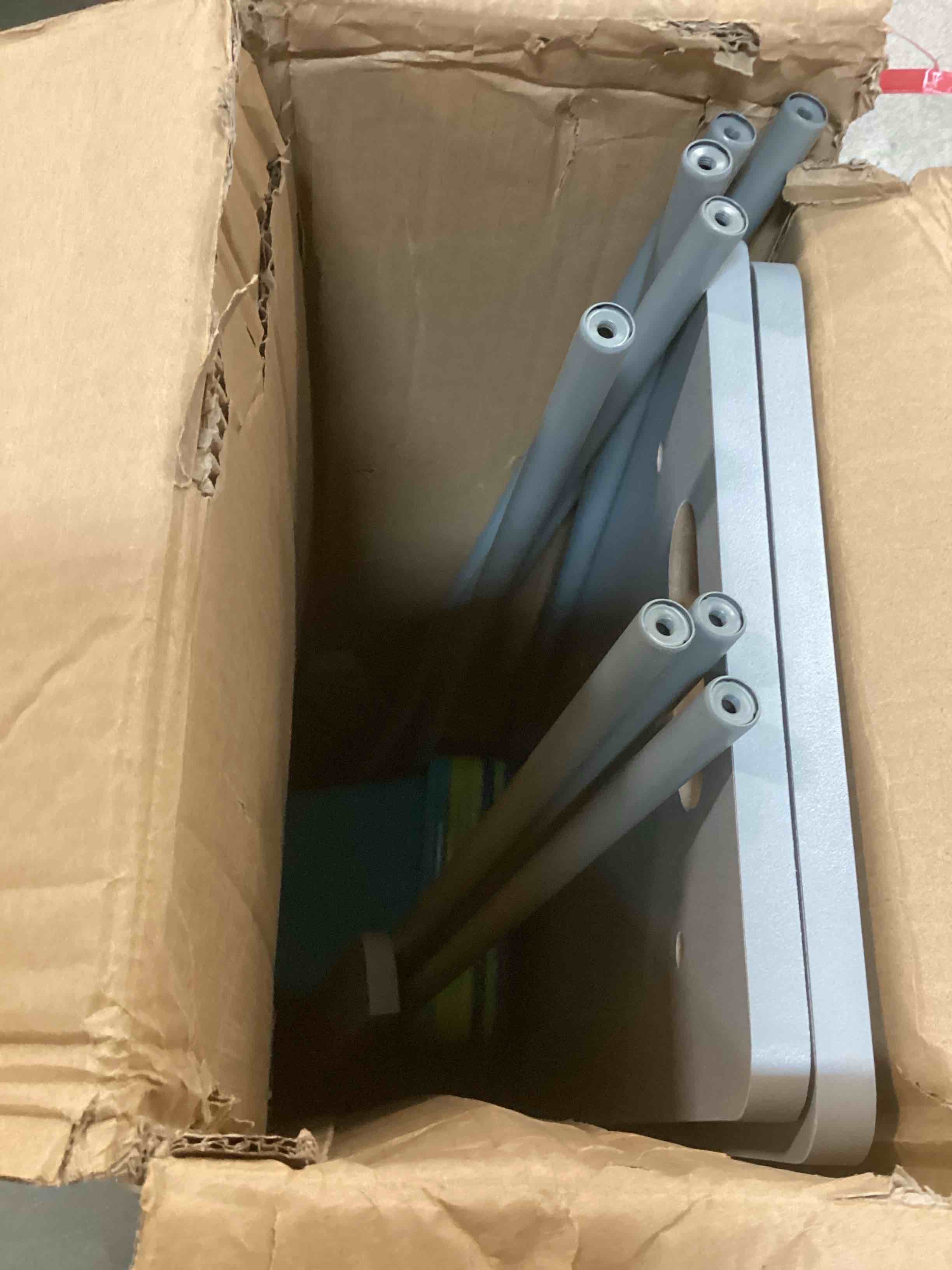 https://s3.amazonaws.com/lotting-images-prod/bidfta/TEA2049602_1741955698022.jpeg
