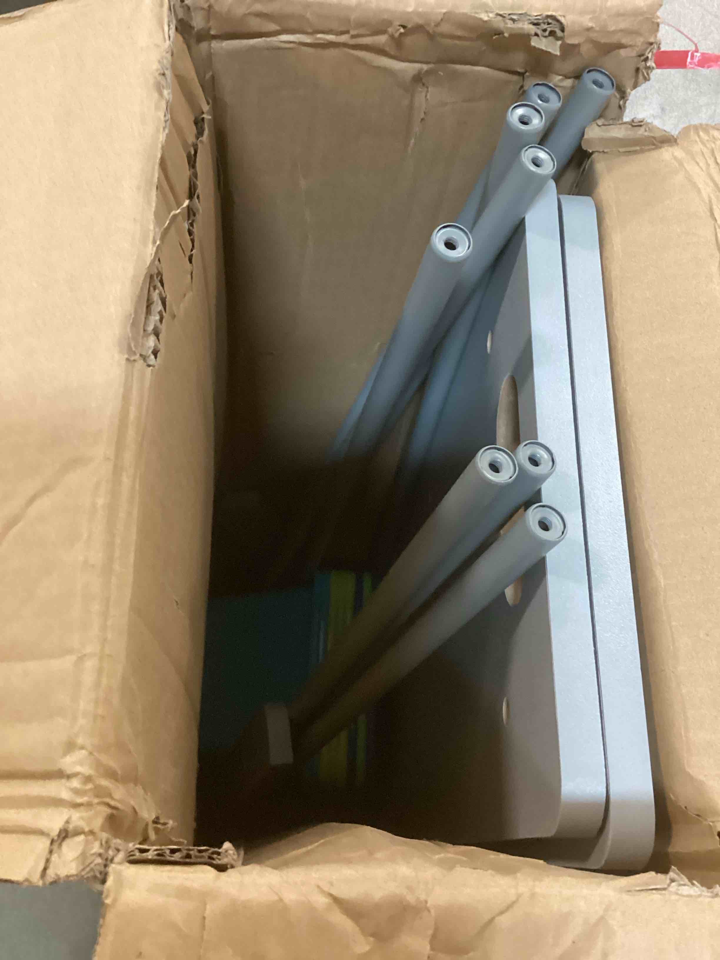 https://s3.amazonaws.com/lotting-images-prod/bidfta/TEA2049602_1741955698822.jpeg