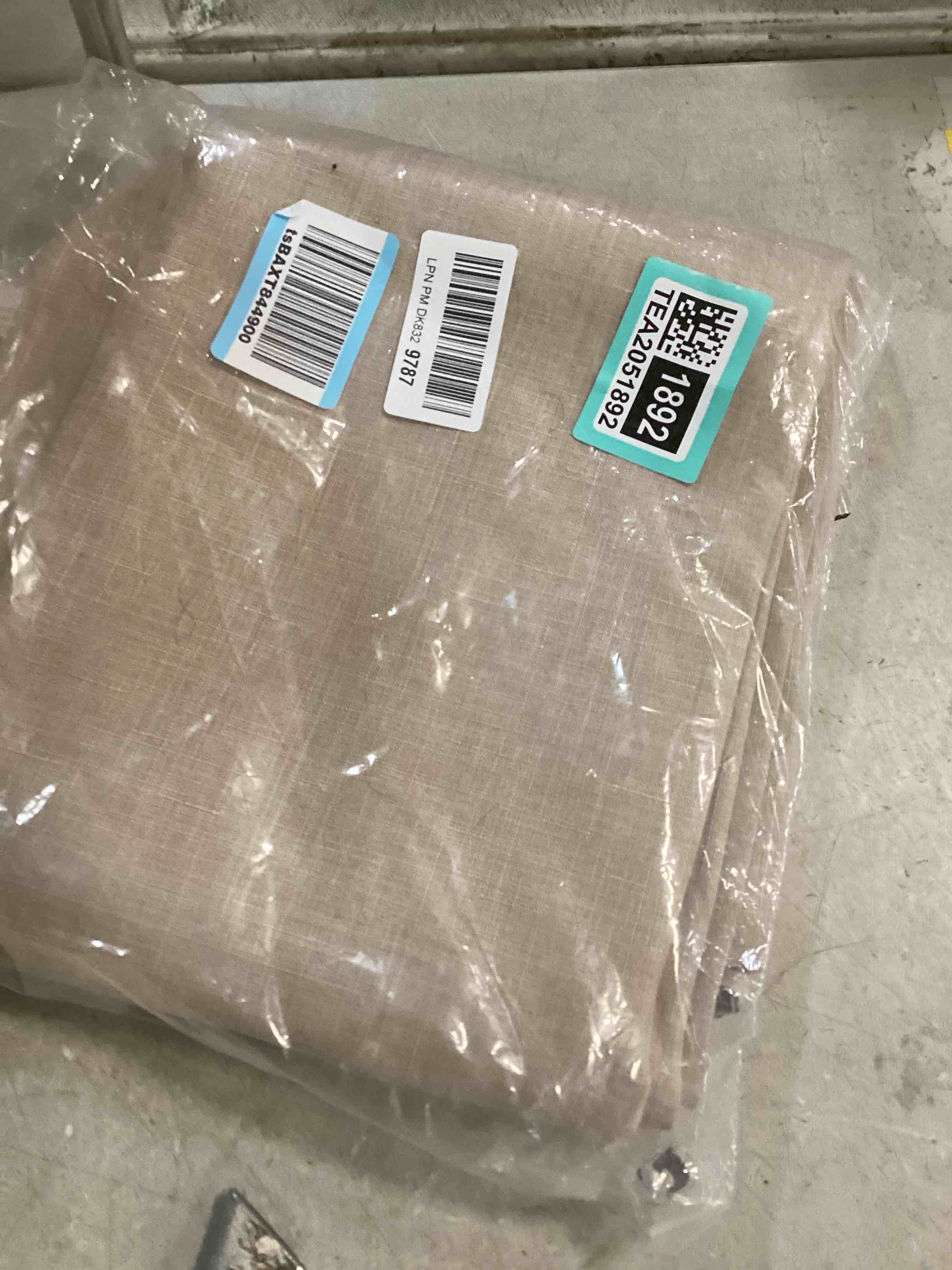https://s3.amazonaws.com/lotting-images-prod/bidfta/TEA2051892_1739997188619.jpeg