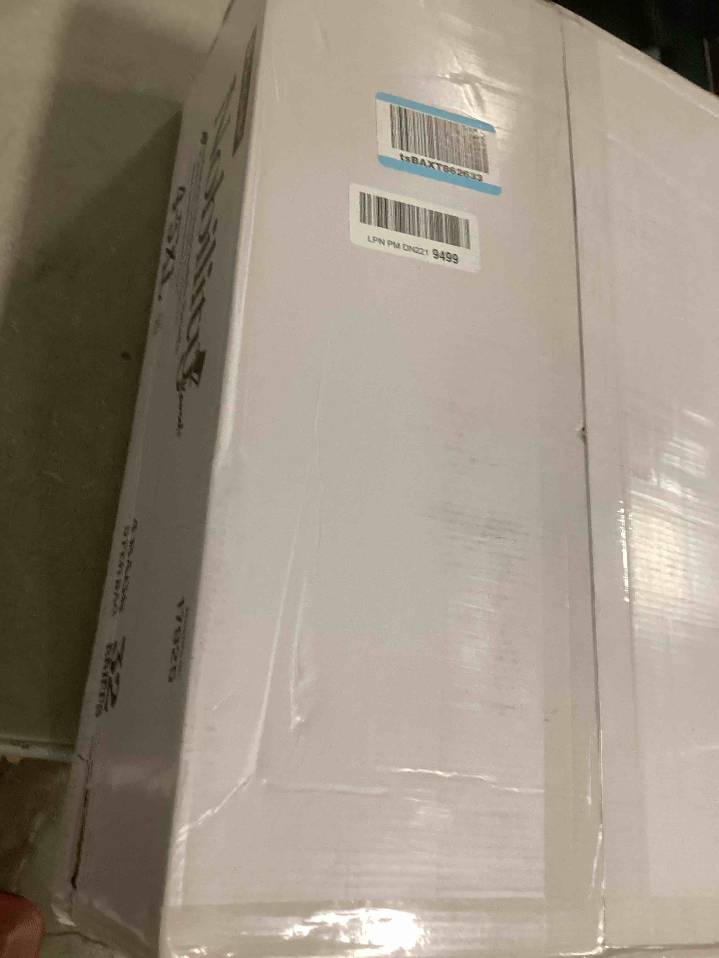 https://s3.amazonaws.com/lotting-images-prod/bidfta/TEA2052208_1740152172866.jpeg