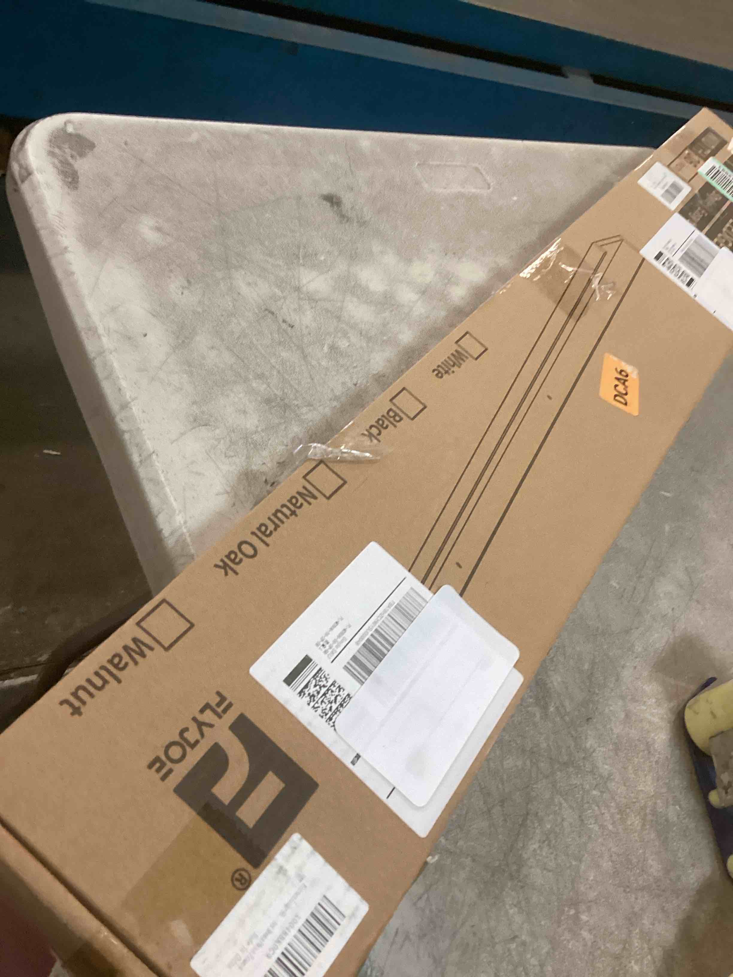 https://s3.amazonaws.com/lotting-images-prod/bidfta/TEA2052812_1740511832828.jpeg