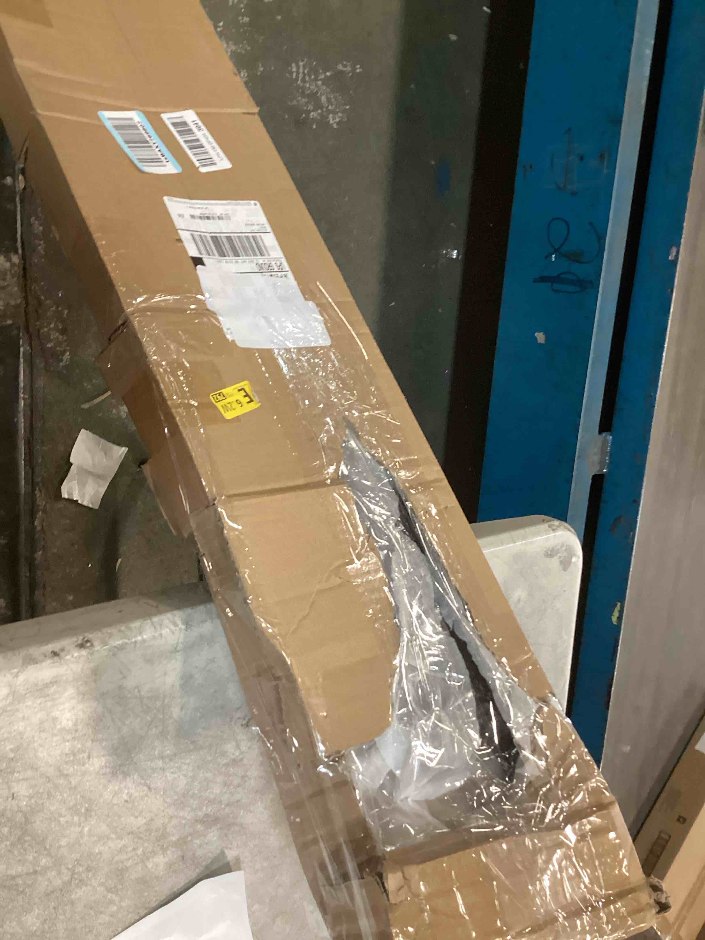 https://s3.amazonaws.com/lotting-images-prod/bidfta/TEA2054752_1739903363164.jpeg