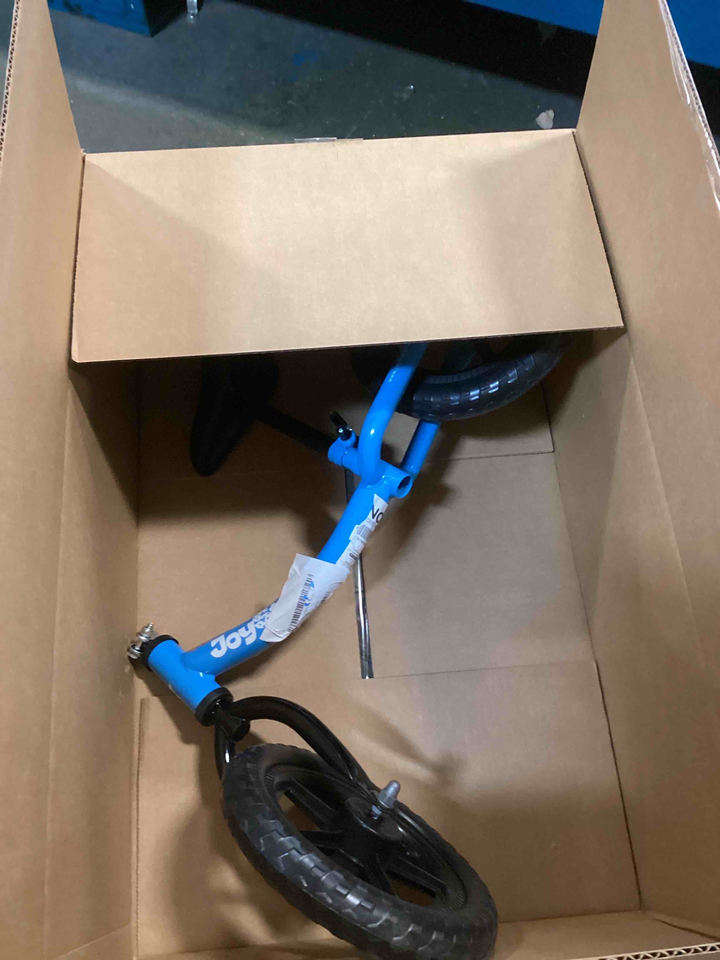 https://s3.amazonaws.com/lotting-images-prod/bidfta/TEA2054911_1739982637389.jpeg