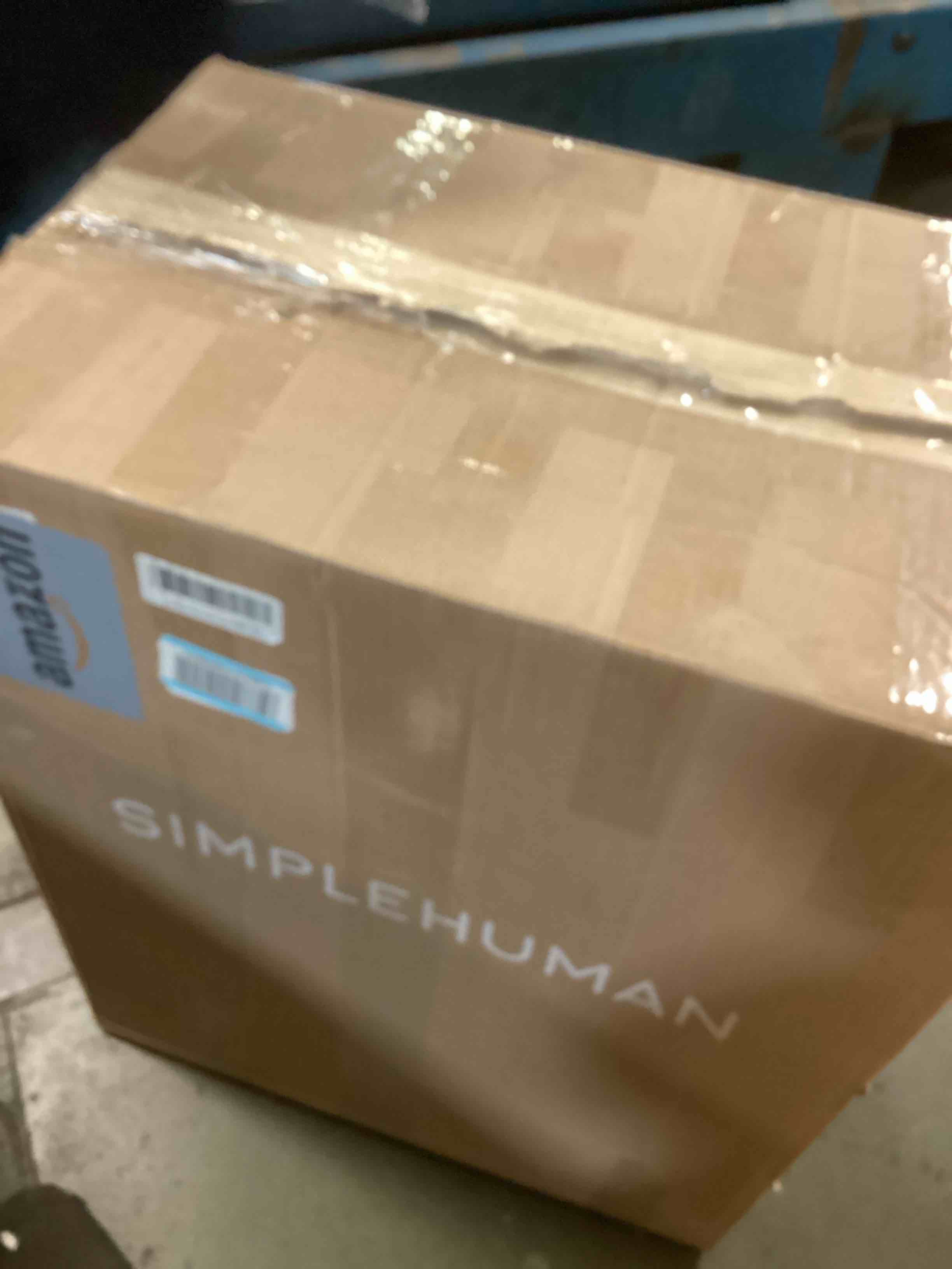 https://s3.amazonaws.com/lotting-images-prod/bidfta/TEA2055355_1740144611608.jpeg