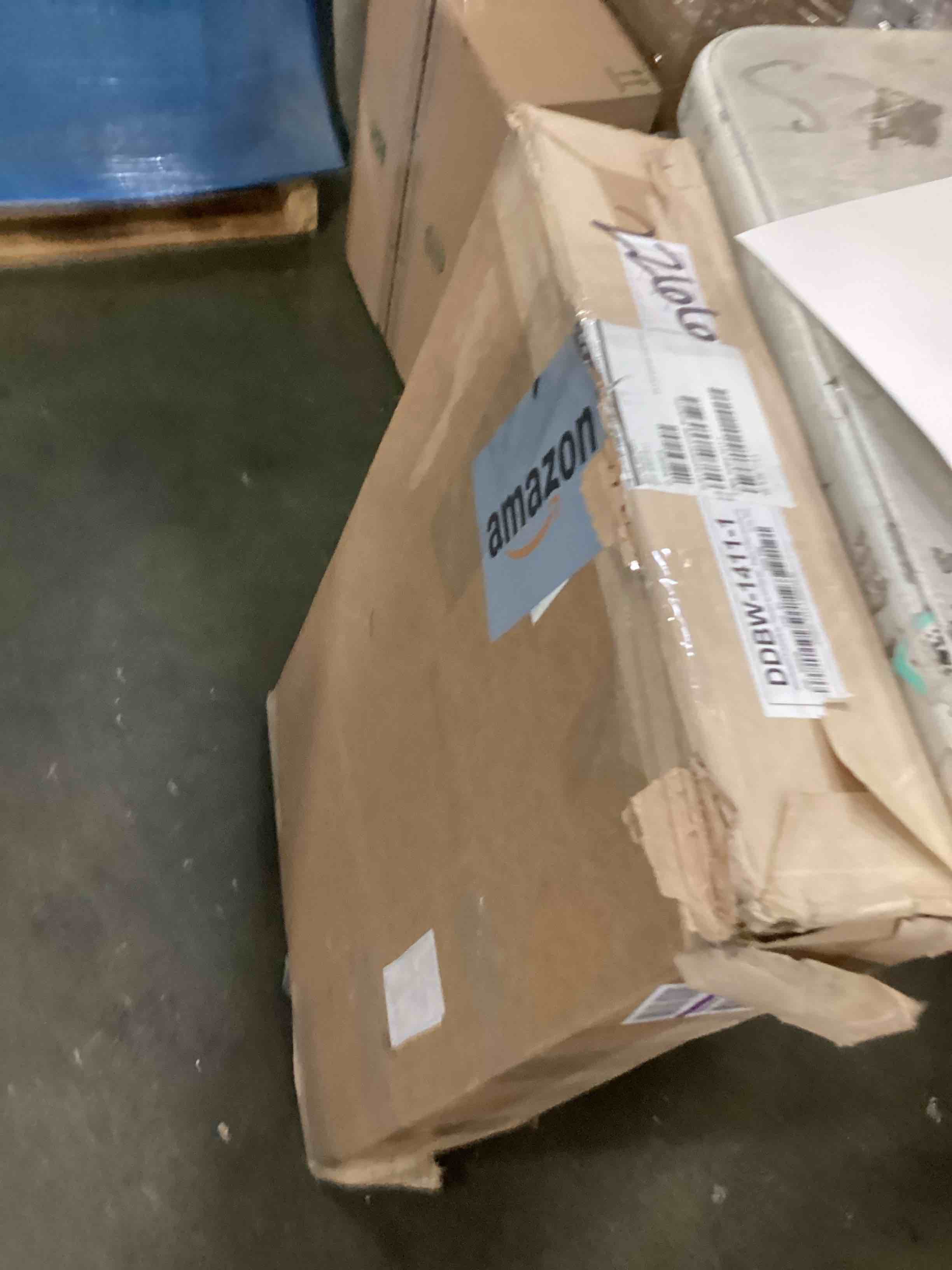 https://s3.amazonaws.com/lotting-images-prod/bidfta/TEA2055772_1740490280382.jpeg