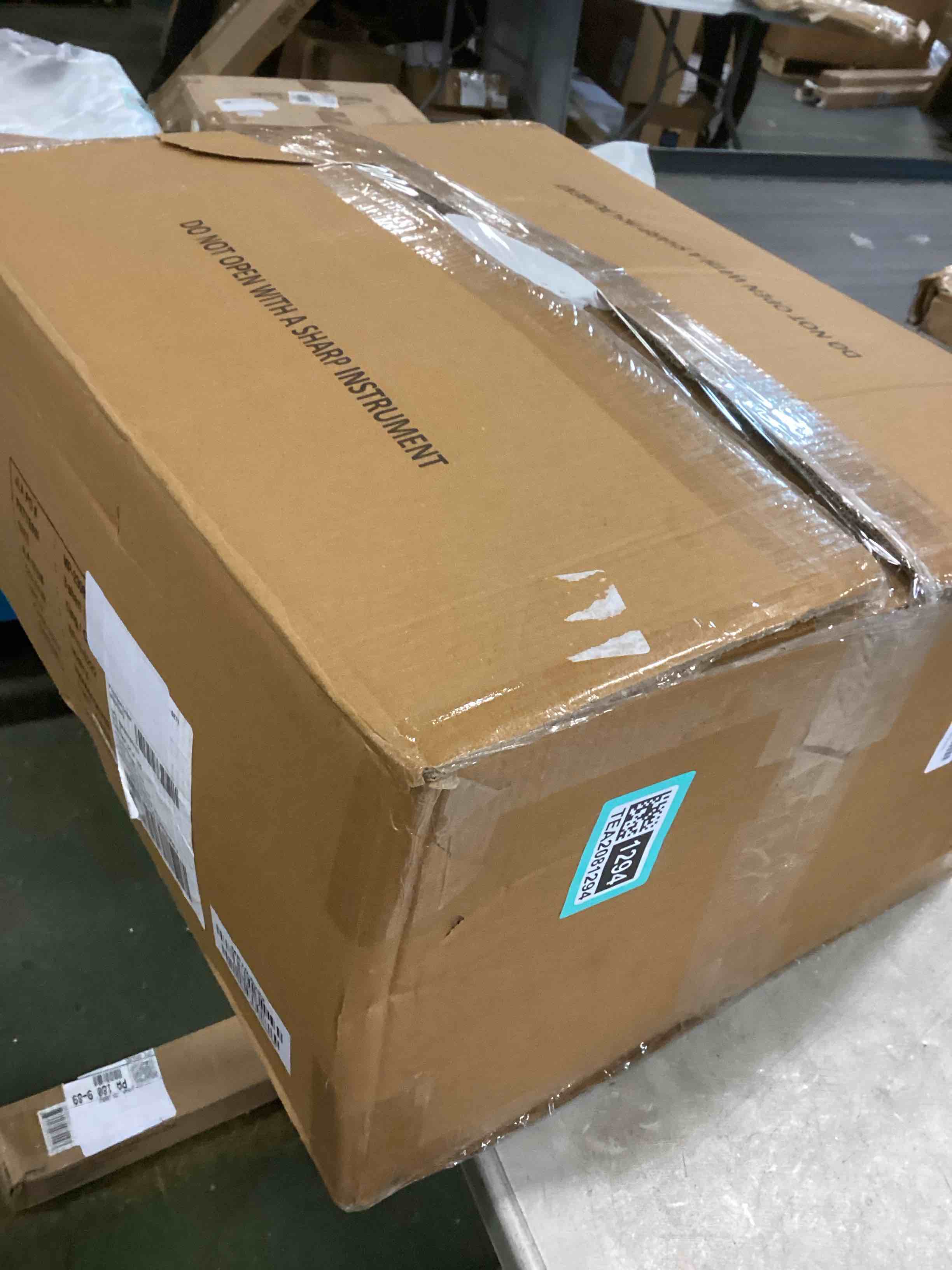 https://s3.amazonaws.com/lotting-images-prod/bidfta/TEA2081294_1736869981302.jpeg