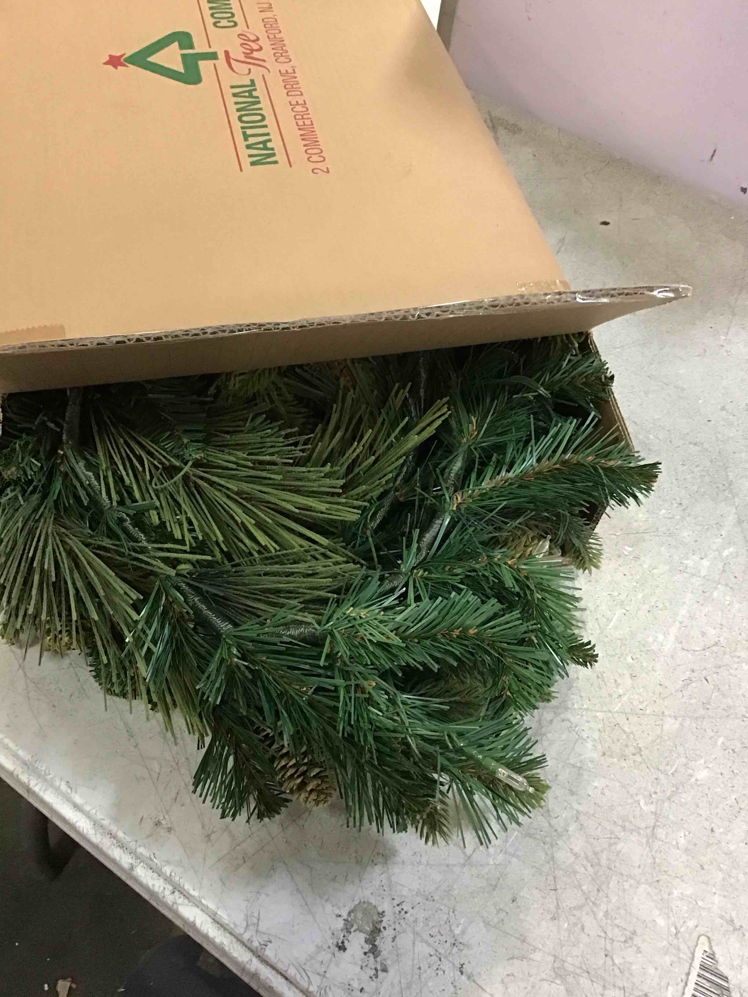 https://s3.amazonaws.com/lotting-images-prod/bidfta/TEA2081978_1737478896570.jpeg