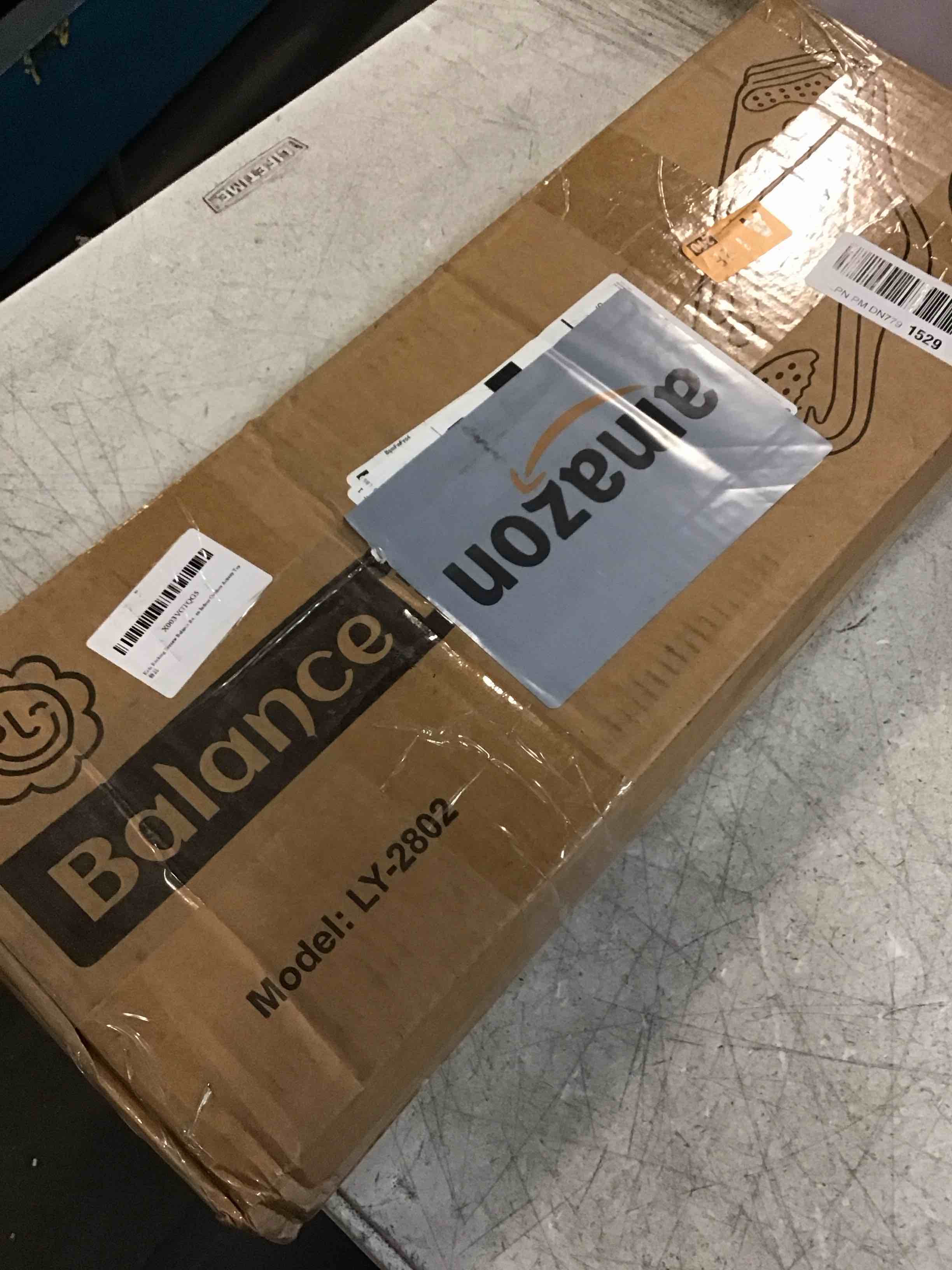 https://s3.amazonaws.com/lotting-images-prod/bidfta/TEA2081985_1737479870400.jpeg