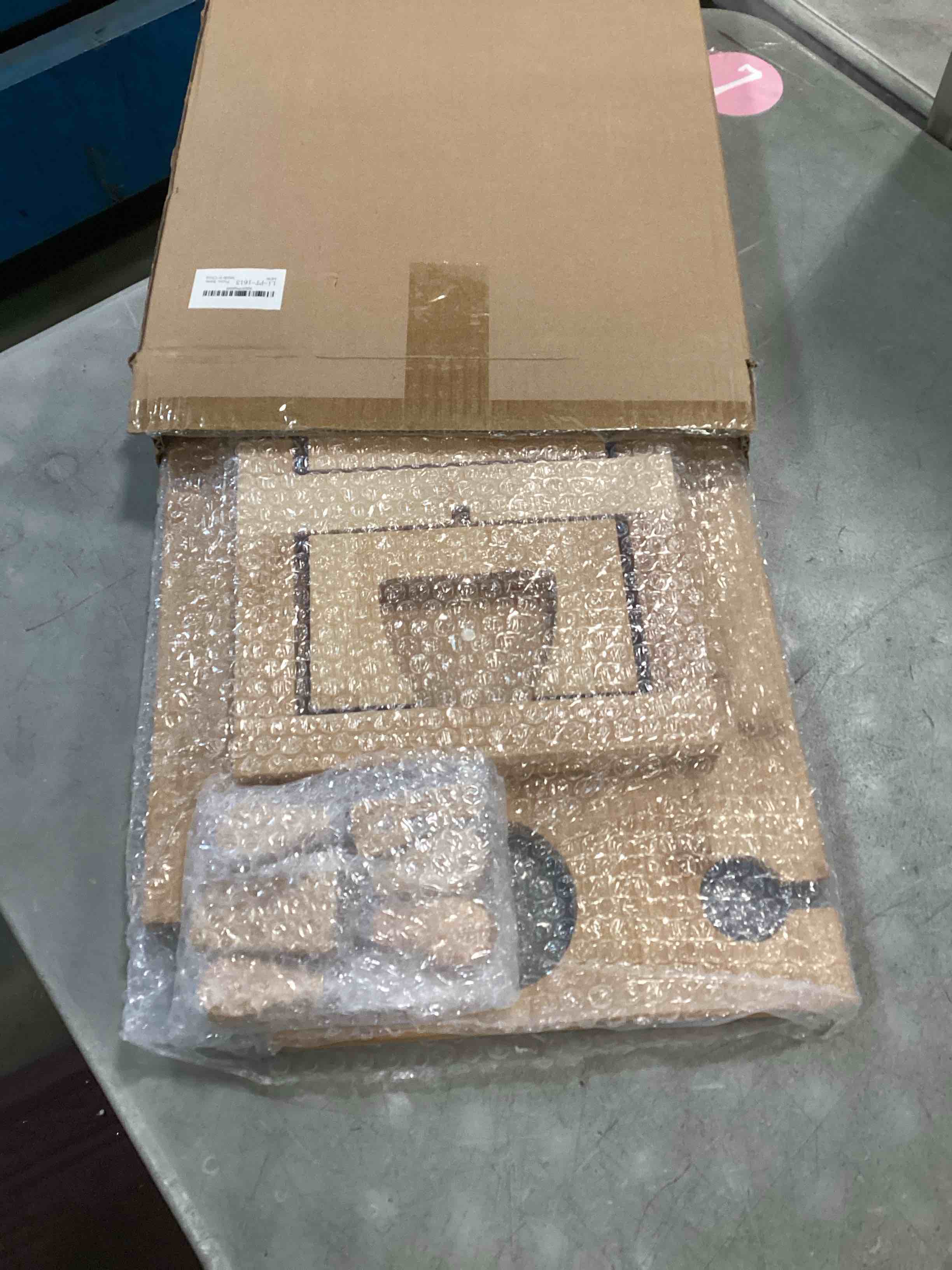 https://s3.amazonaws.com/lotting-images-prod/bidfta/TEA2082868_1738157398415.jpeg