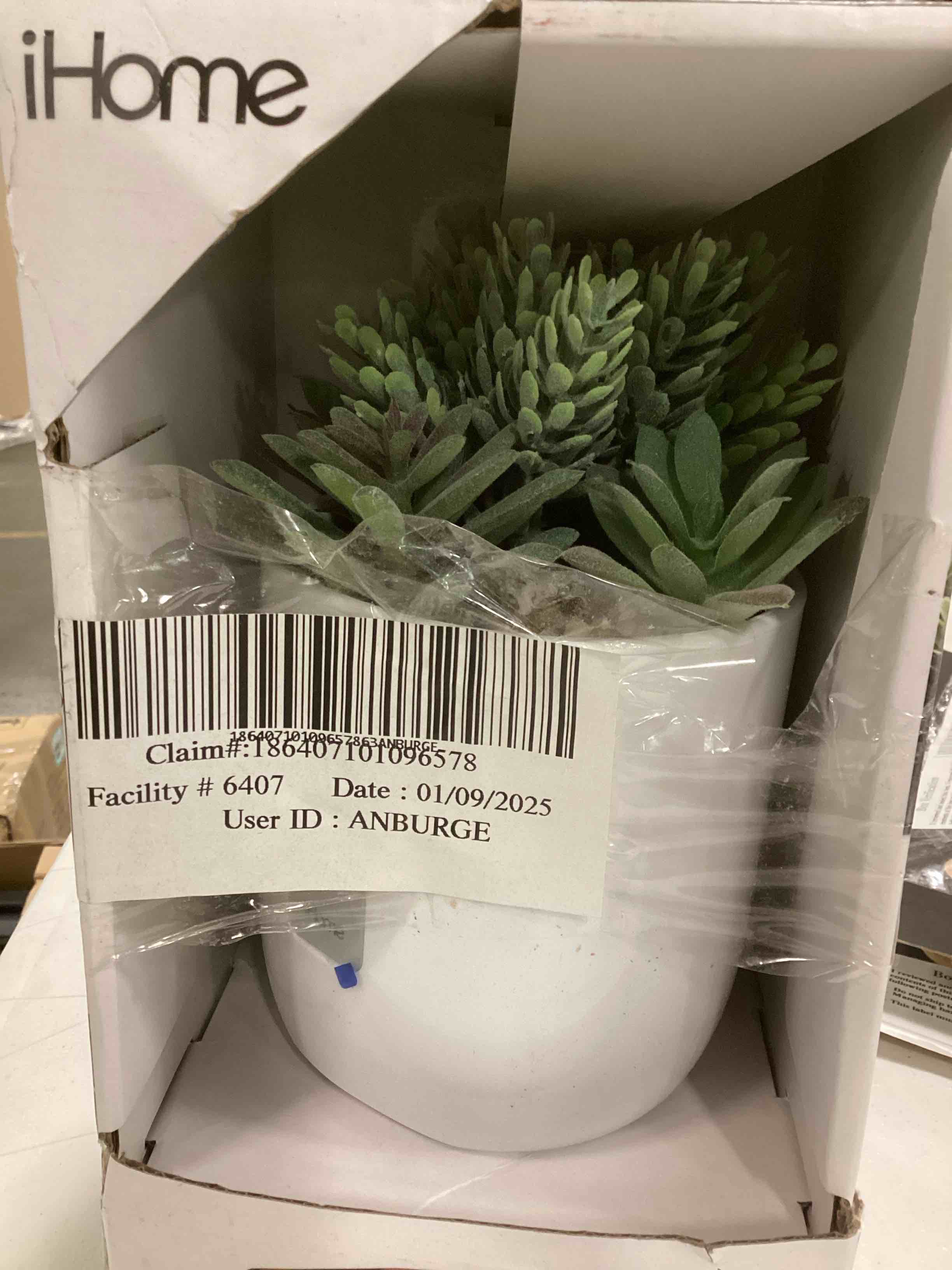 https://s3.amazonaws.com/lotting-images-prod/bidfta/TEA2083997_1738682708604.jpeg