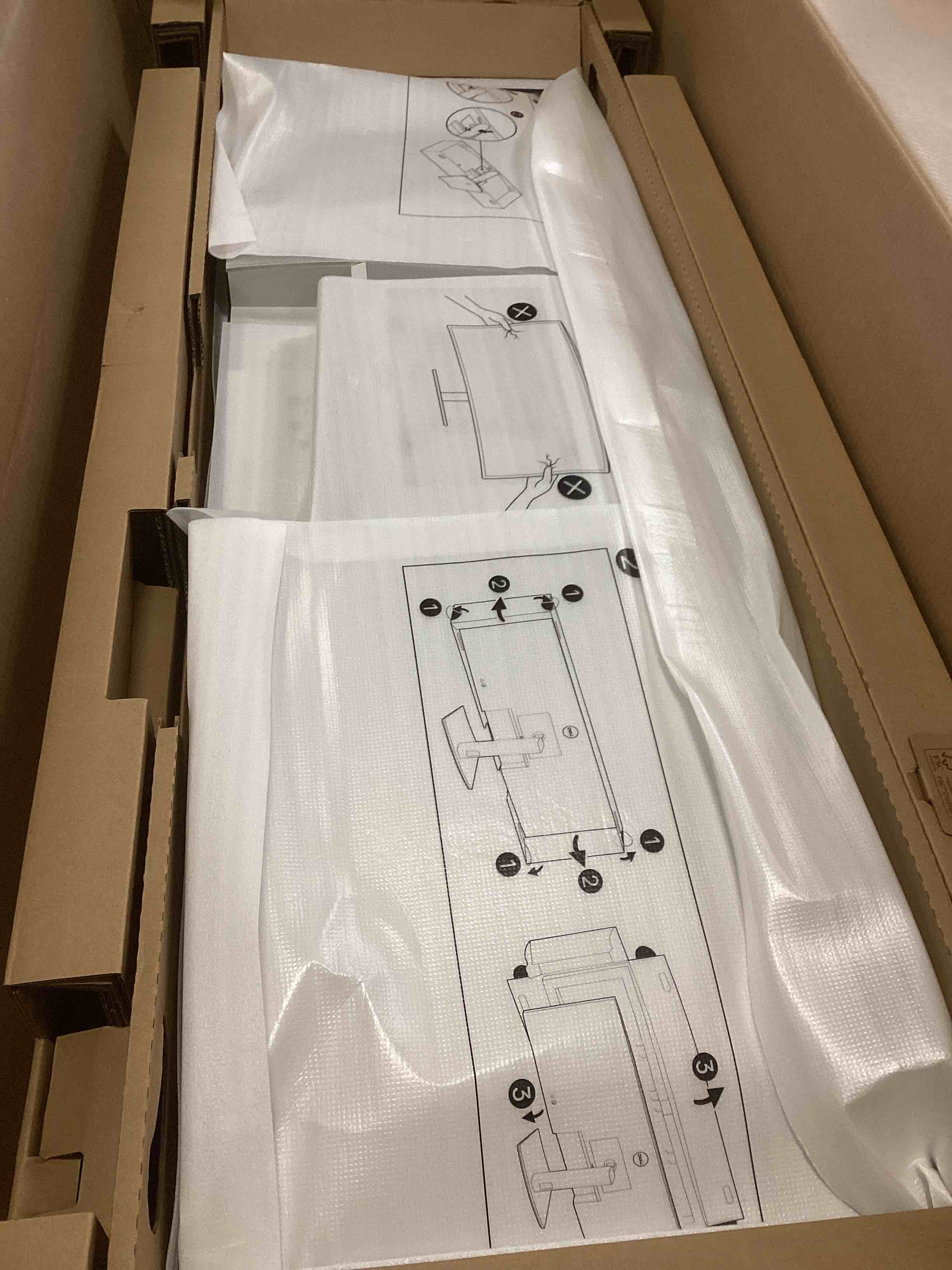 https://s3.amazonaws.com/lotting-images-prod/bidfta/TEA2085339_1740073643217.jpeg