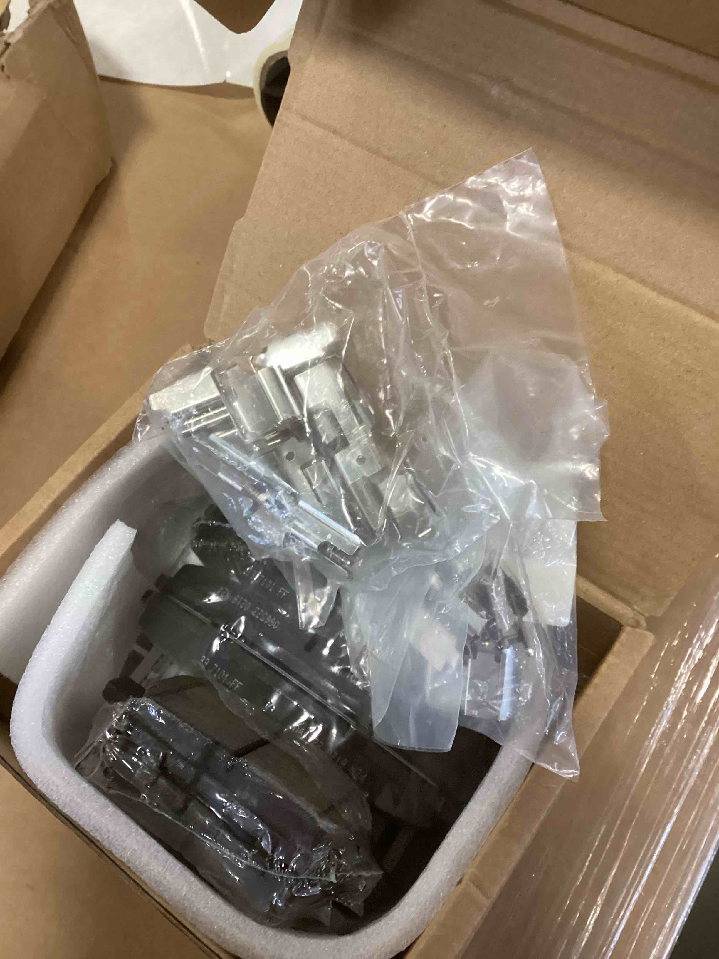 https://s3.amazonaws.com/lotting-images-prod/bidfta/TEA2085343_1740075450160.jpeg