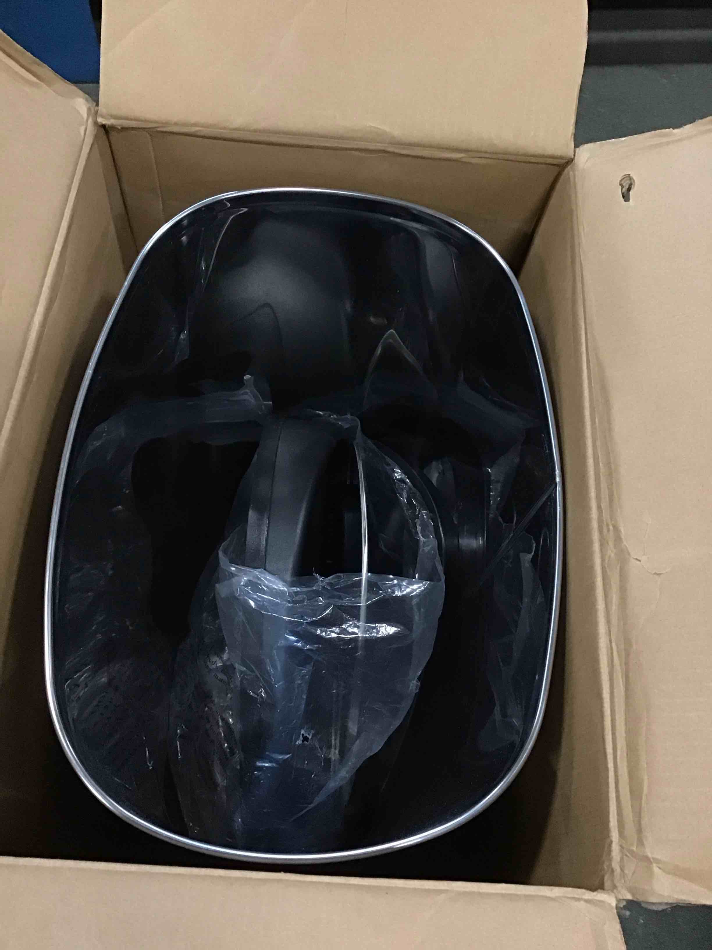 https://s3.amazonaws.com/lotting-images-prod/bidfta/TEA2086203_1736261235430.jpeg