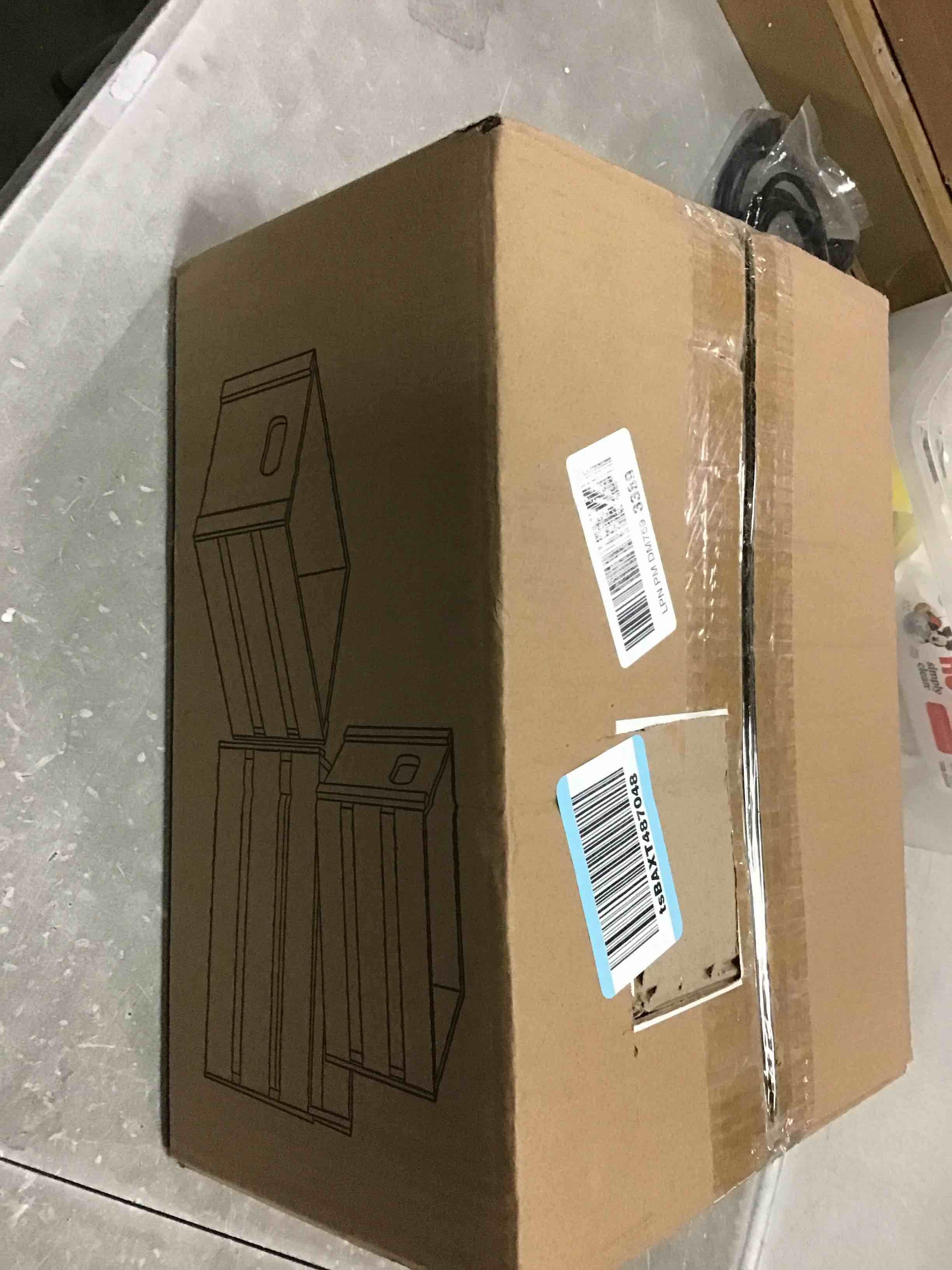 https://s3.amazonaws.com/lotting-images-prod/bidfta/TEA2086818_1736774173841.jpeg