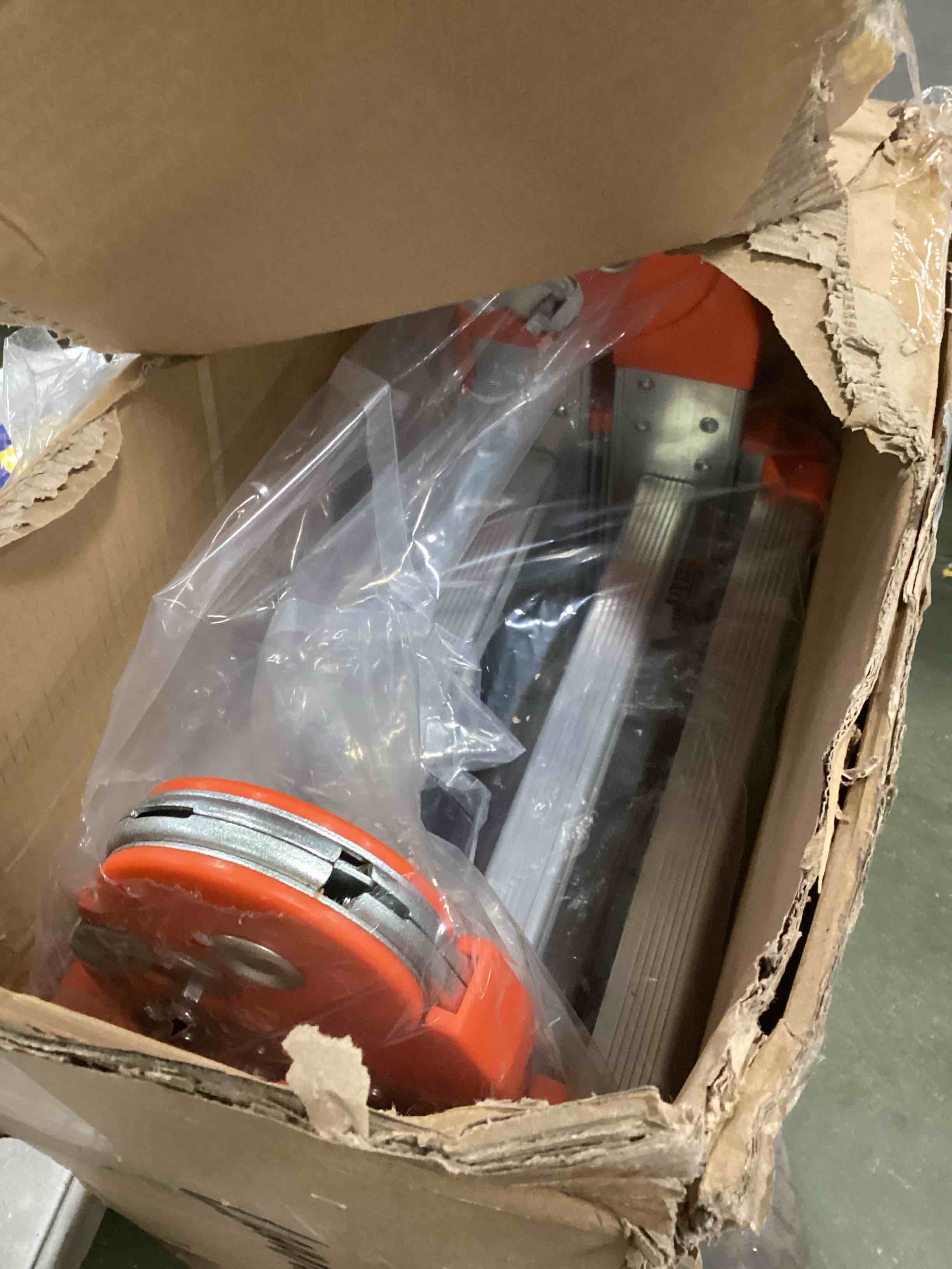https://s3.amazonaws.com/lotting-images-prod/bidfta/TEA2087725_1738266329683.jpeg