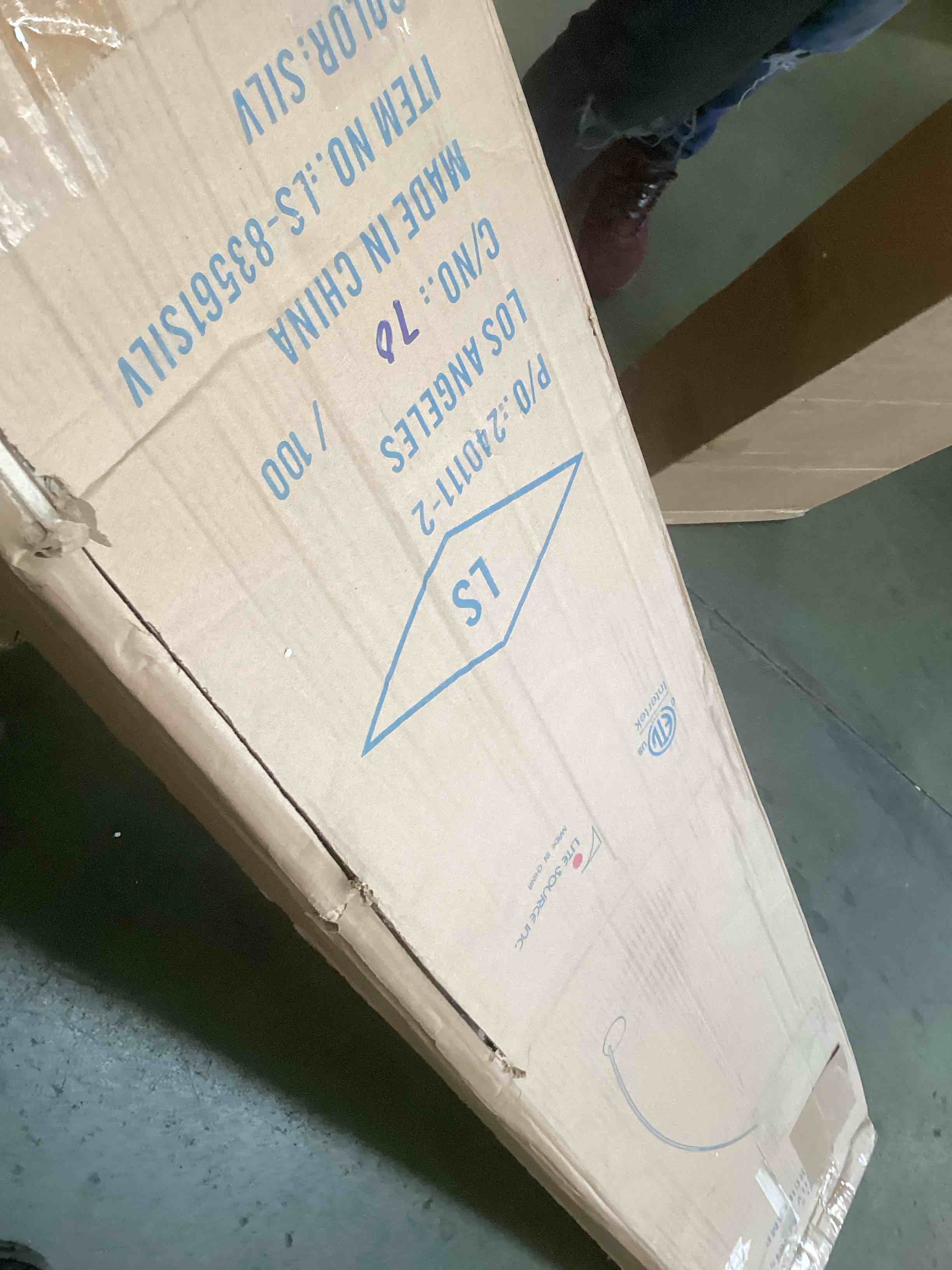 https://s3.amazonaws.com/lotting-images-prod/bidfta/TEA2088366_1738943054580.jpeg
