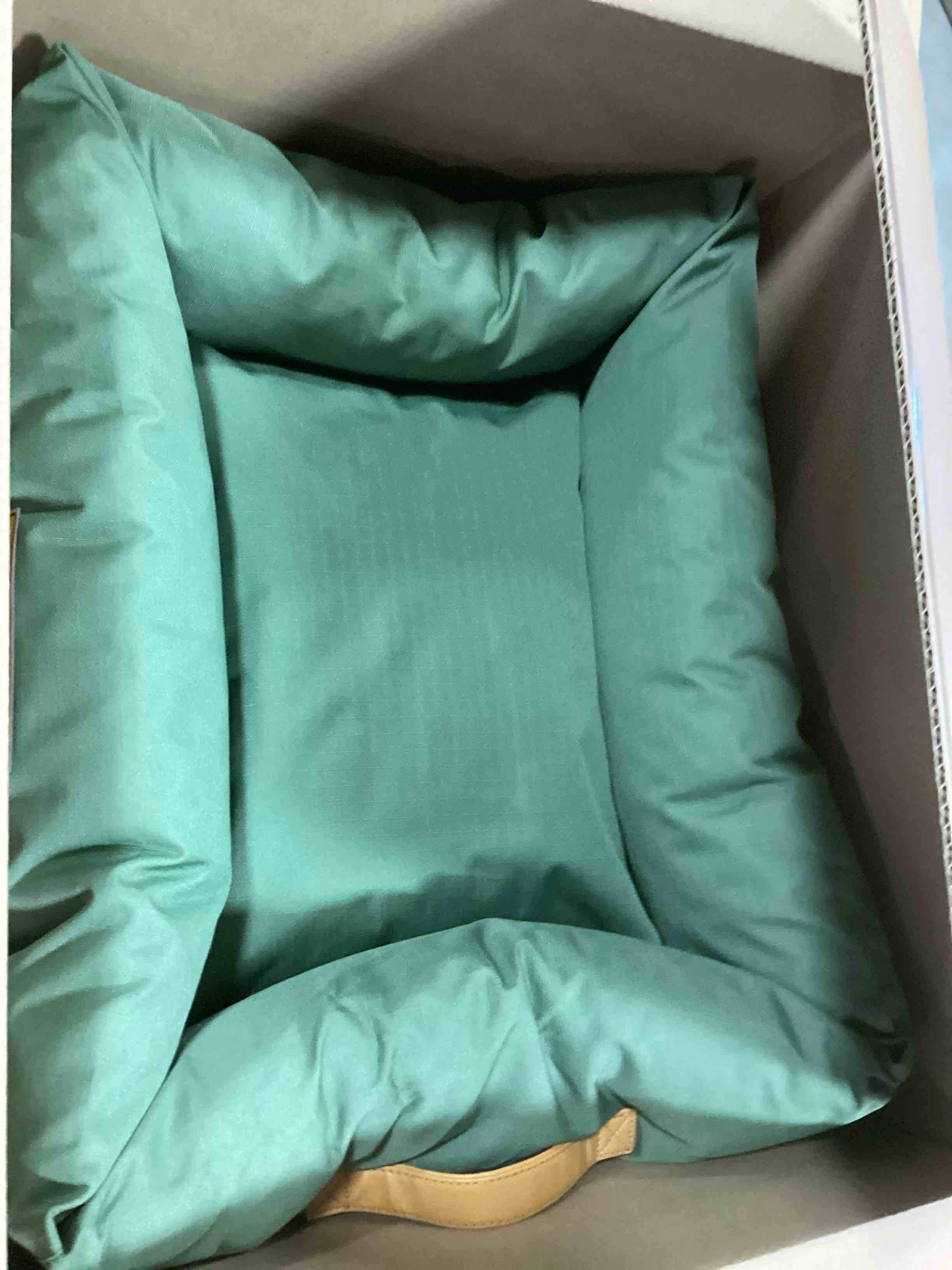 https://s3.amazonaws.com/lotting-images-prod/bidfta/TEA2090423_1736963341758.jpeg
