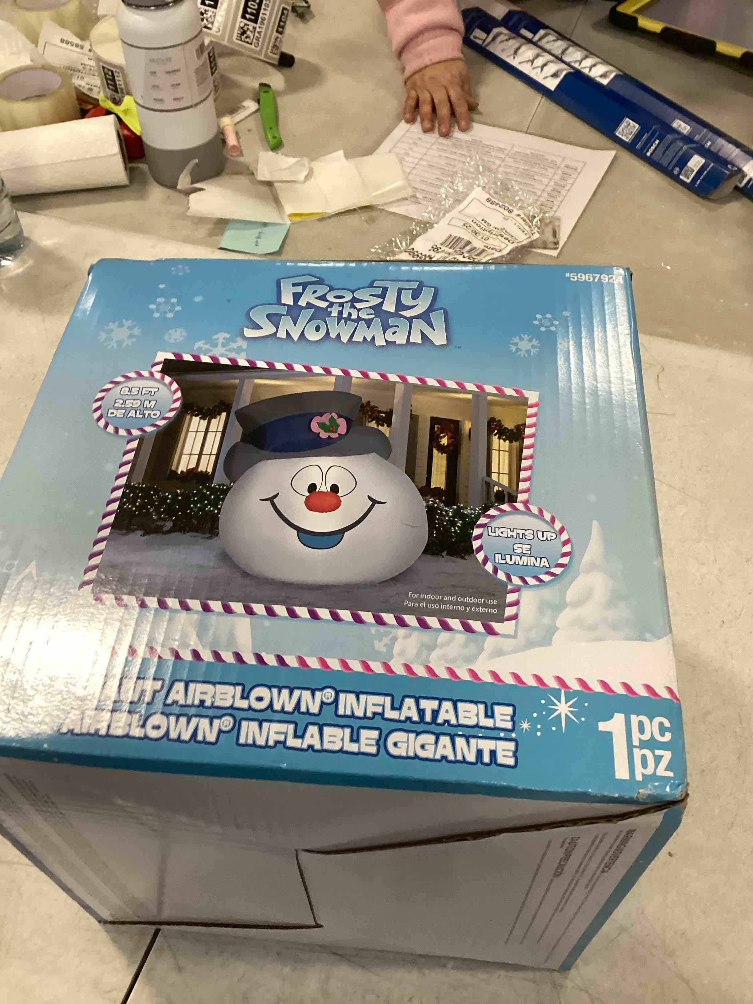 8.5 Ft Giant Frosty the Snowman Head Airblown Inflatable Christmas Gemmy