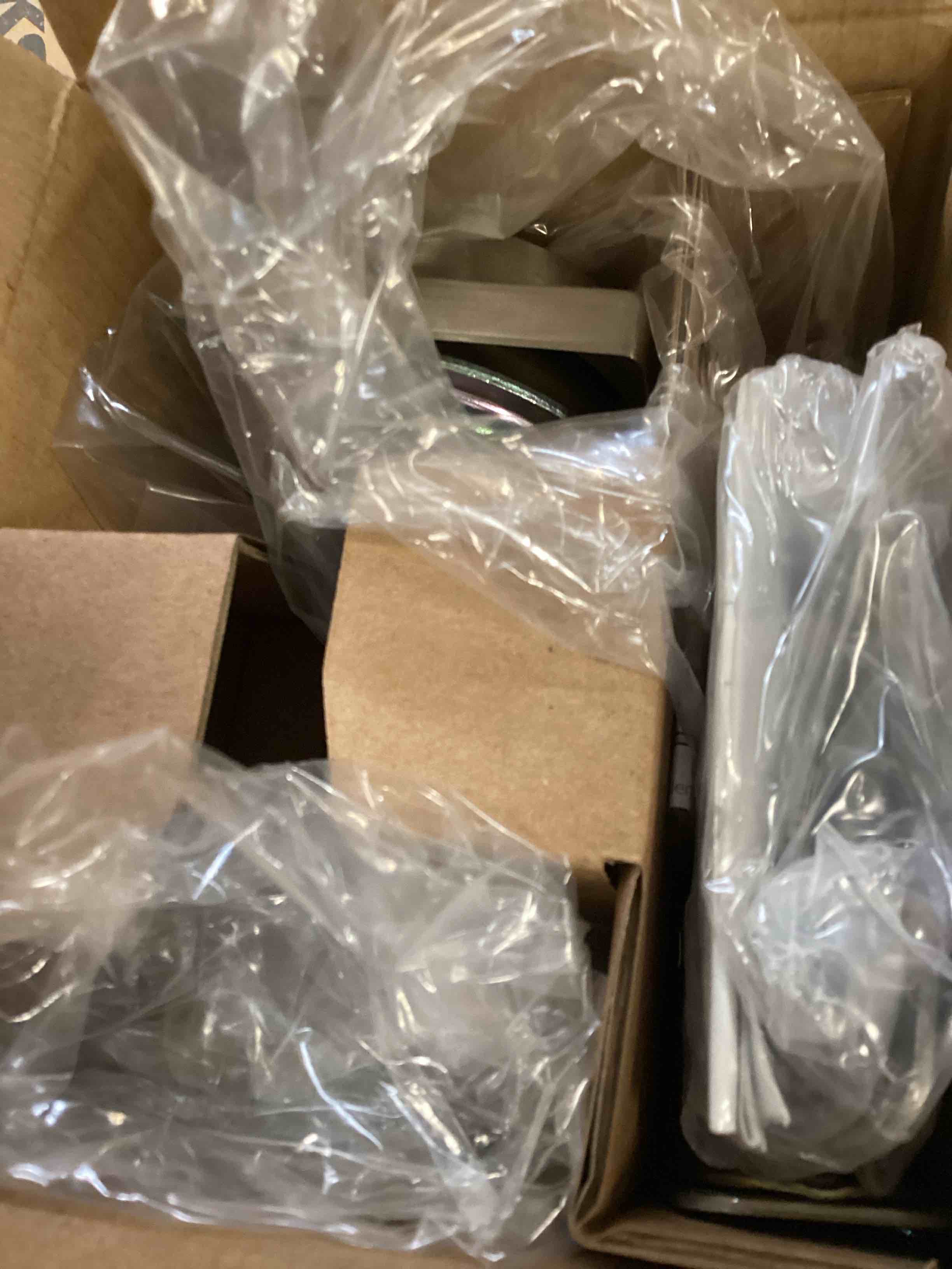 https://s3.amazonaws.com/lotting-images-prod/bidfta/TEA2091431_1739821349243.jpeg