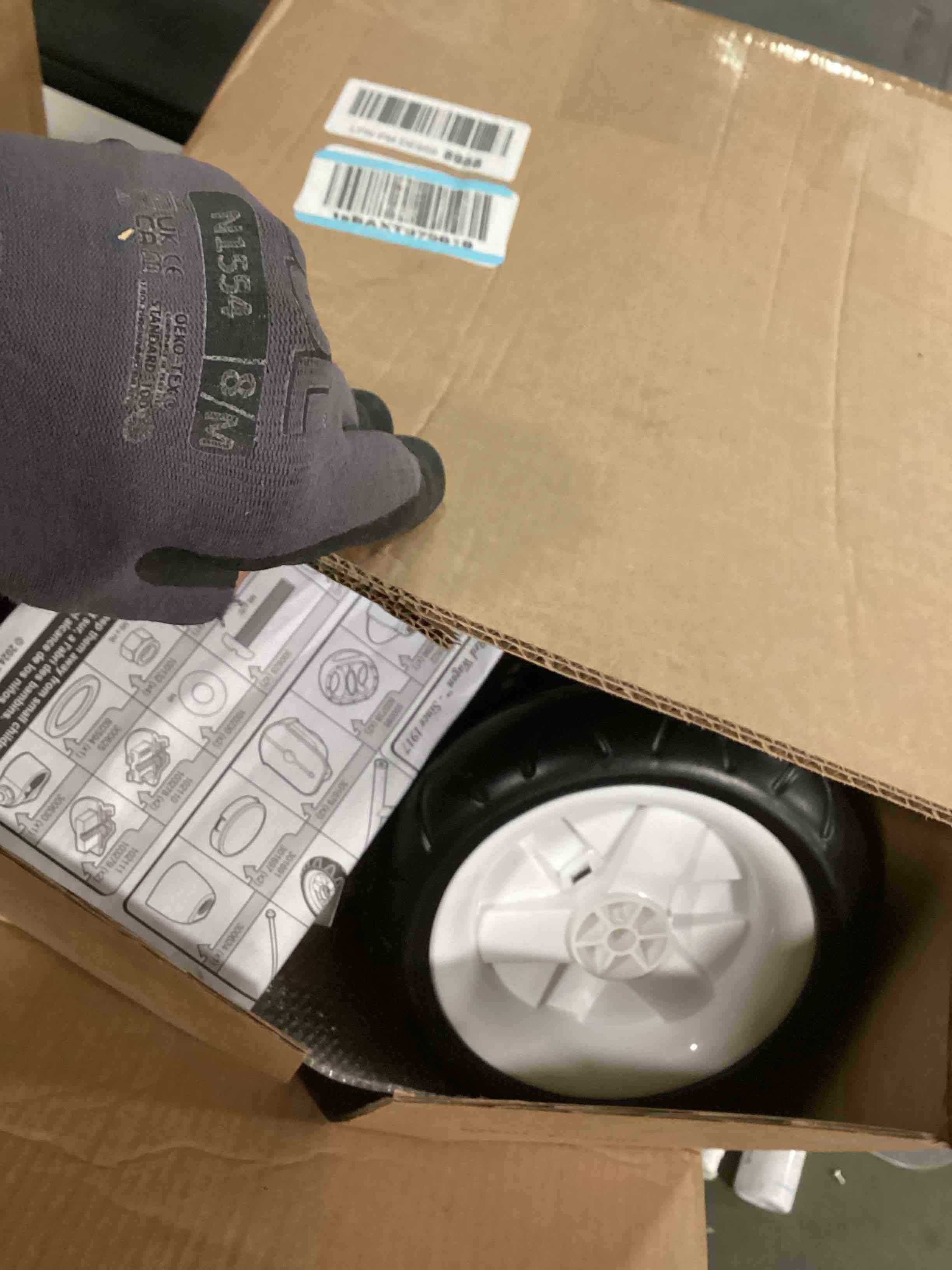 https://s3.amazonaws.com/lotting-images-prod/bidfta/TEA2092625_1736538678234.jpeg