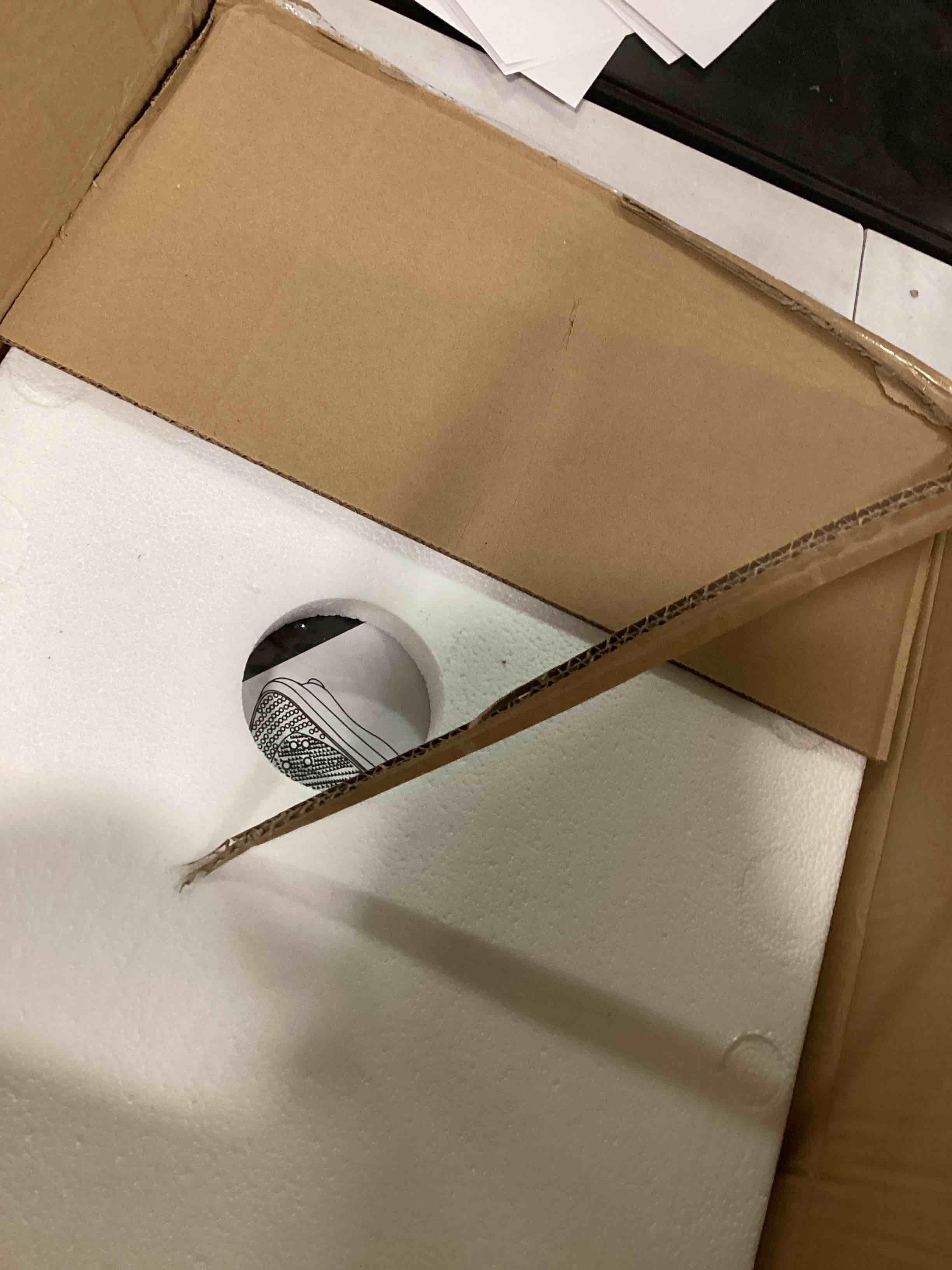 https://s3.amazonaws.com/lotting-images-prod/bidfta/TEA2092626_1736538965344.jpeg