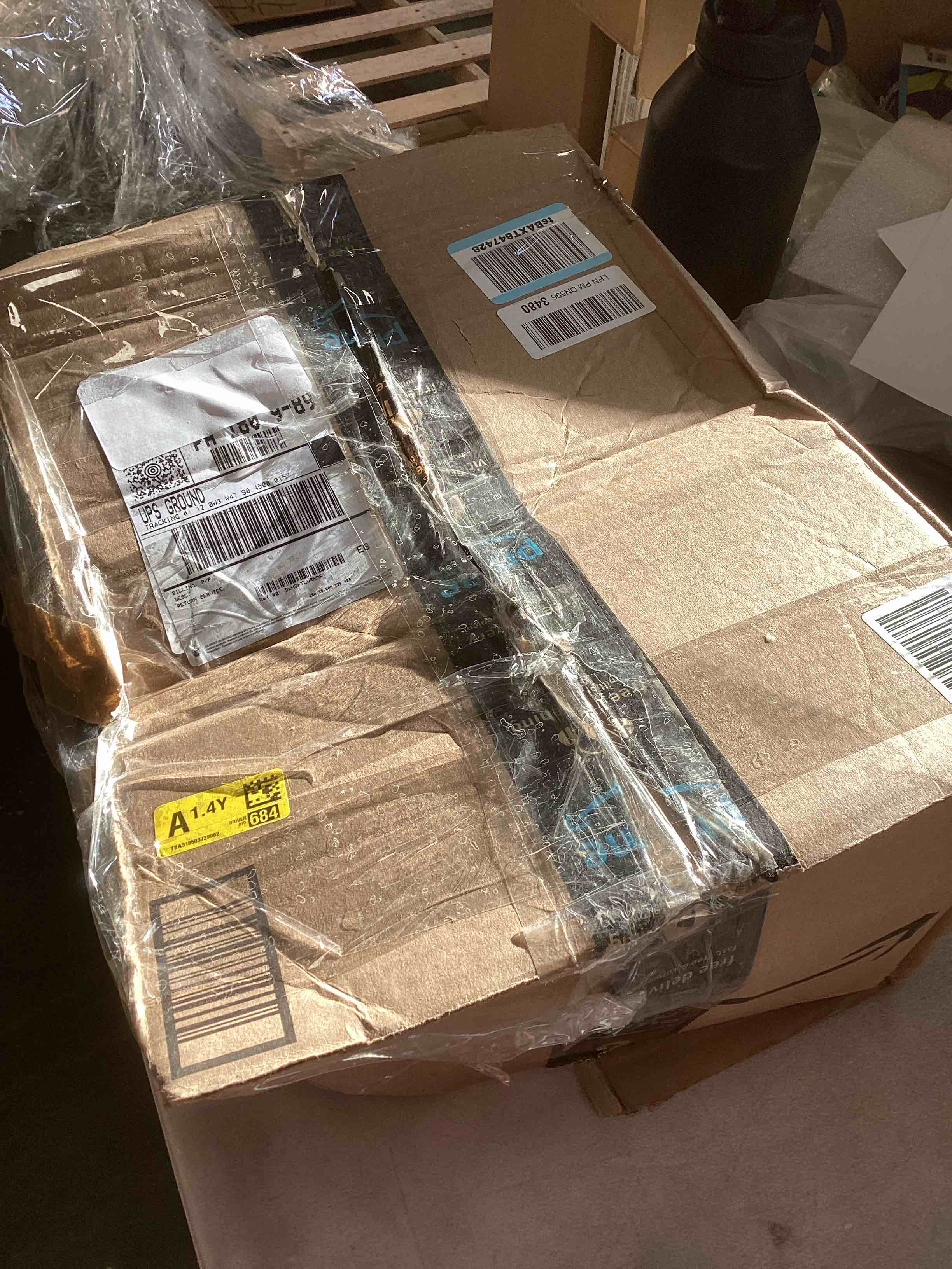 https://s3.amazonaws.com/lotting-images-prod/bidfta/TEA2093057_1738076025772.jpeg