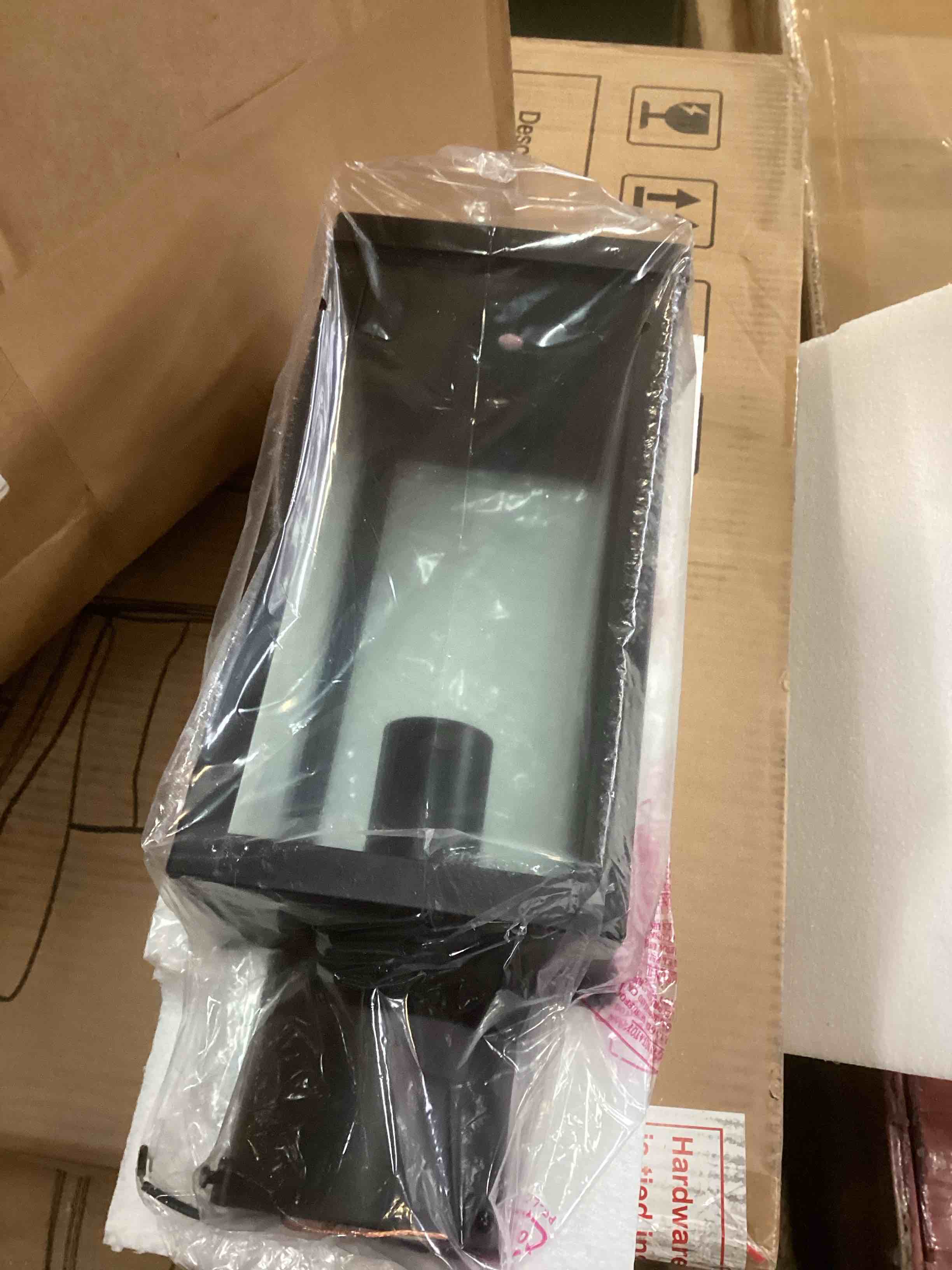 https://s3.amazonaws.com/lotting-images-prod/bidfta/TEA2094846_1739296002862.jpeg