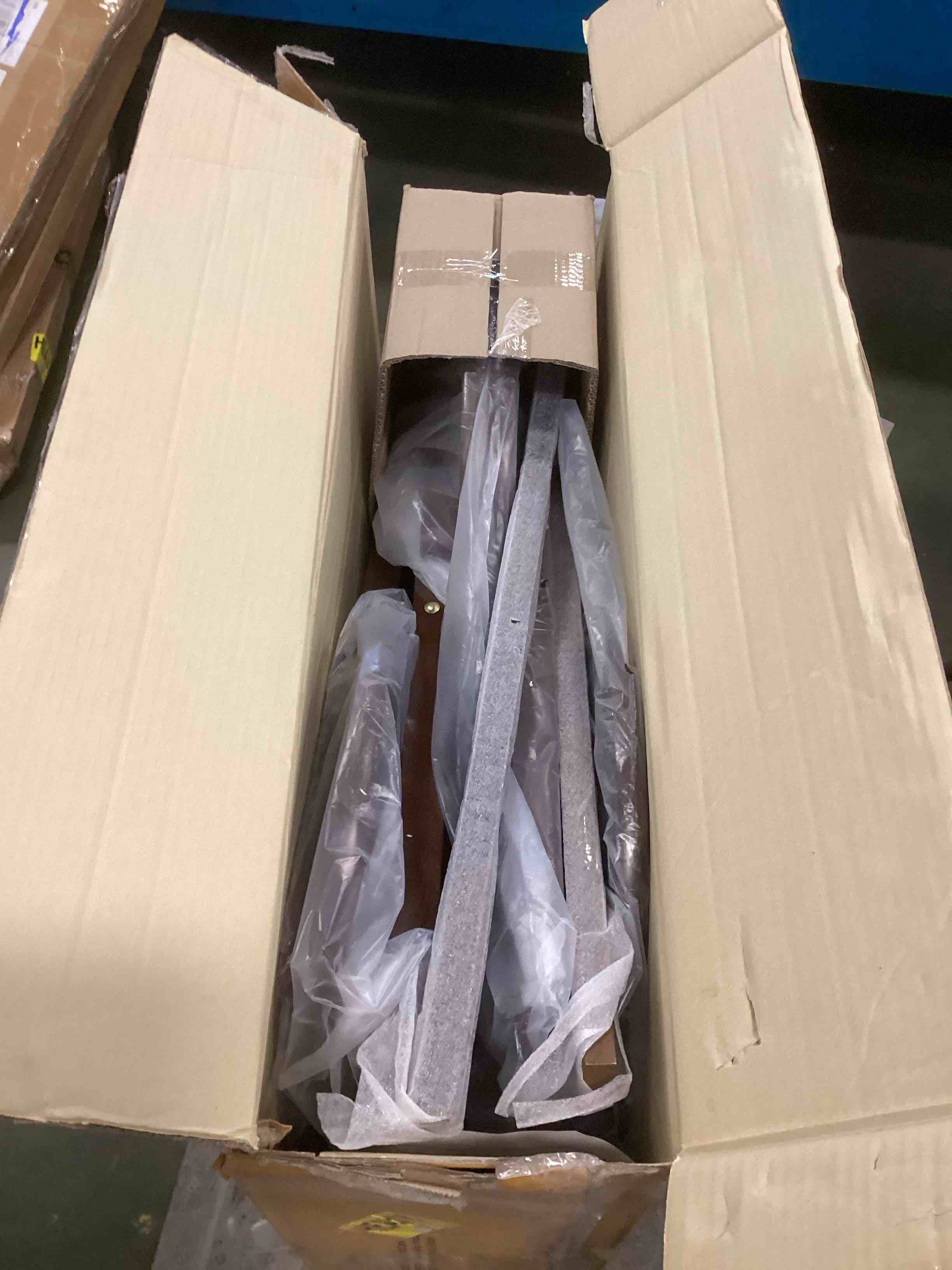 https://s3.amazonaws.com/lotting-images-prod/bidfta/TEA2095180_1736775126705.jpeg