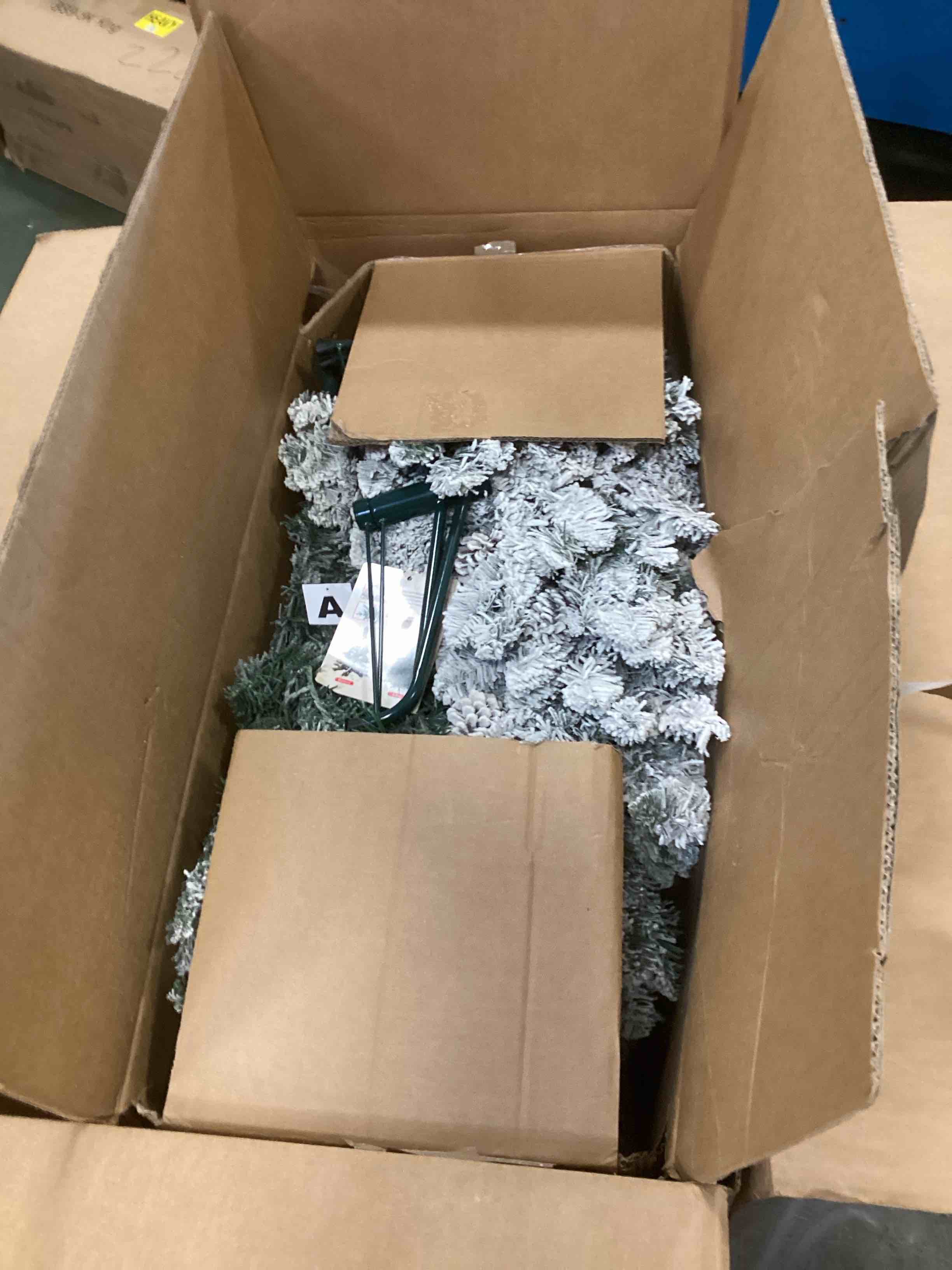 https://s3.amazonaws.com/lotting-images-prod/bidfta/TEA2095205_1736777918358.jpeg