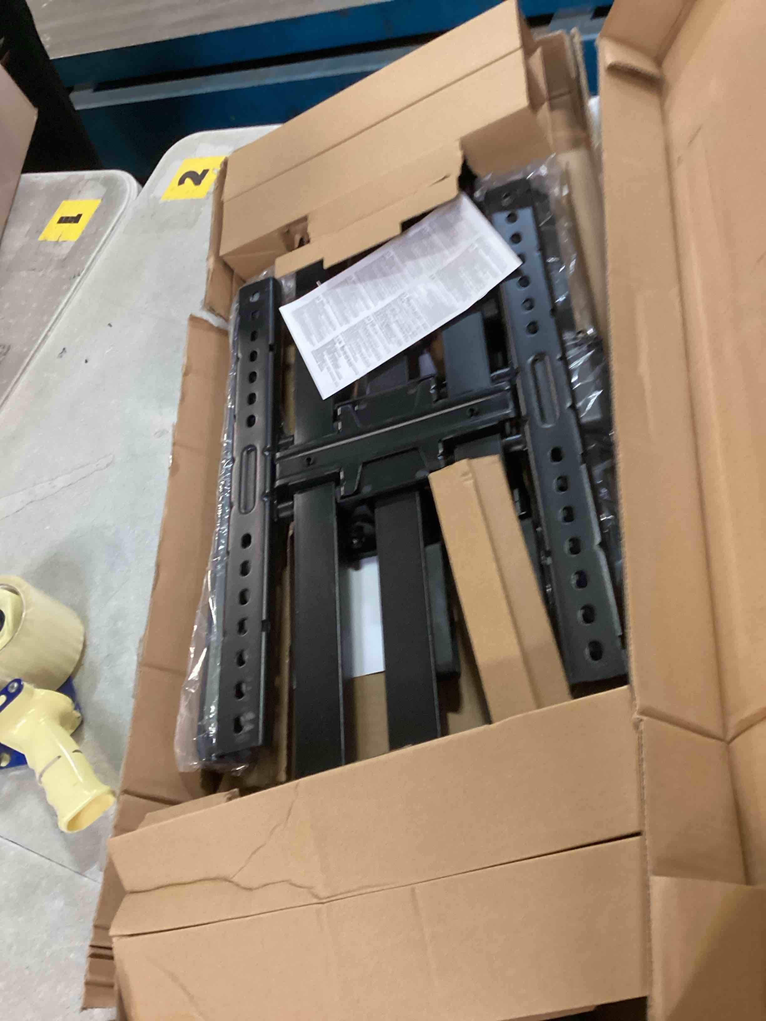 https://s3.amazonaws.com/lotting-images-prod/bidfta/TEA2095957_1737043428703.jpeg