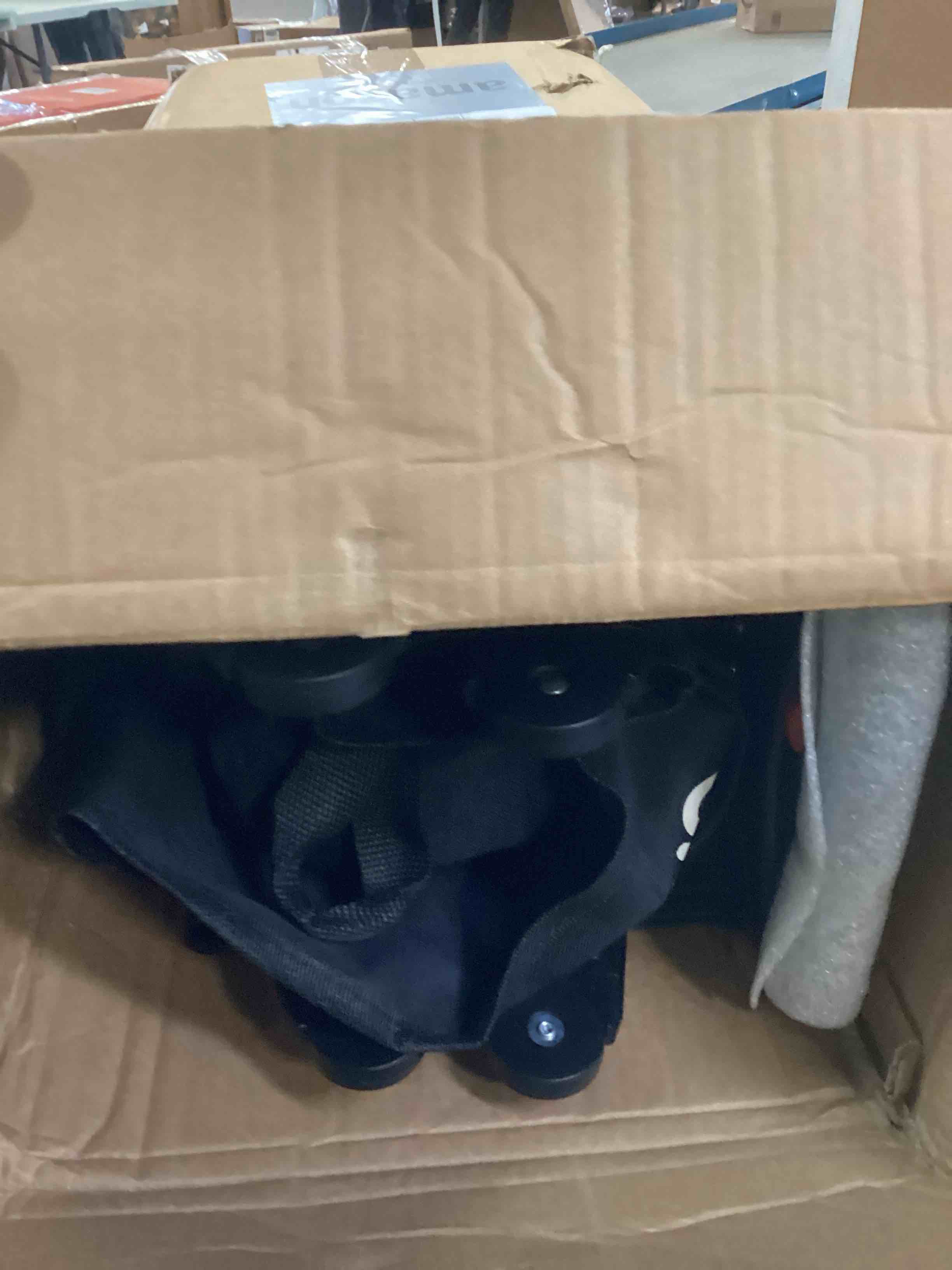 https://s3.amazonaws.com/lotting-images-prod/bidfta/TEA2096230_1737124858882.jpeg