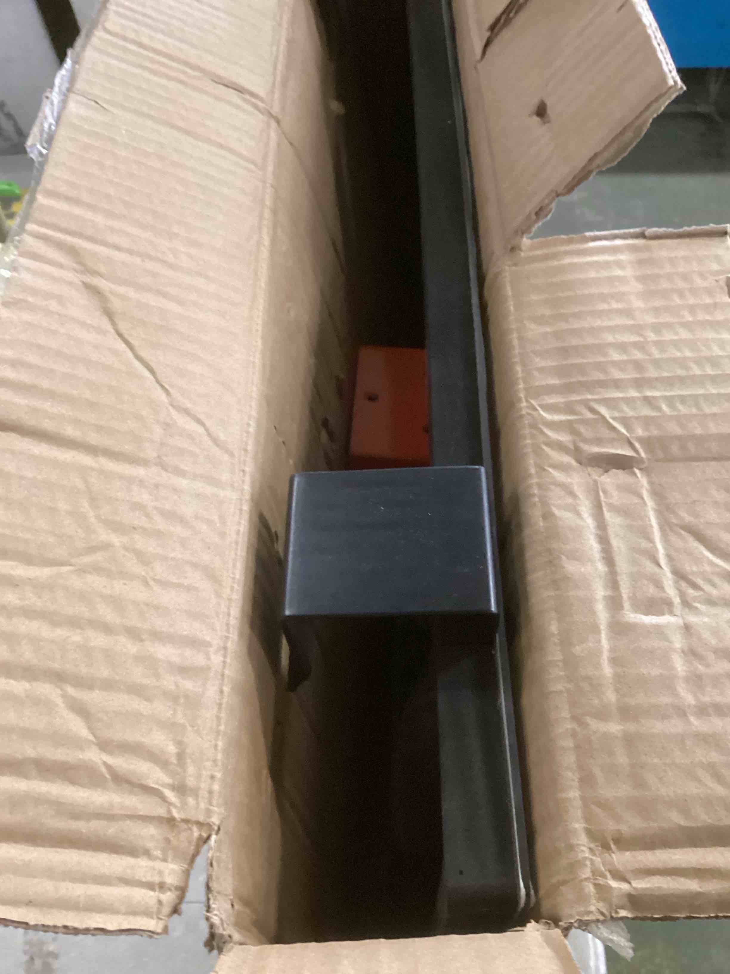 https://s3.amazonaws.com/lotting-images-prod/bidfta/TEA2096518_1737470065935.jpeg