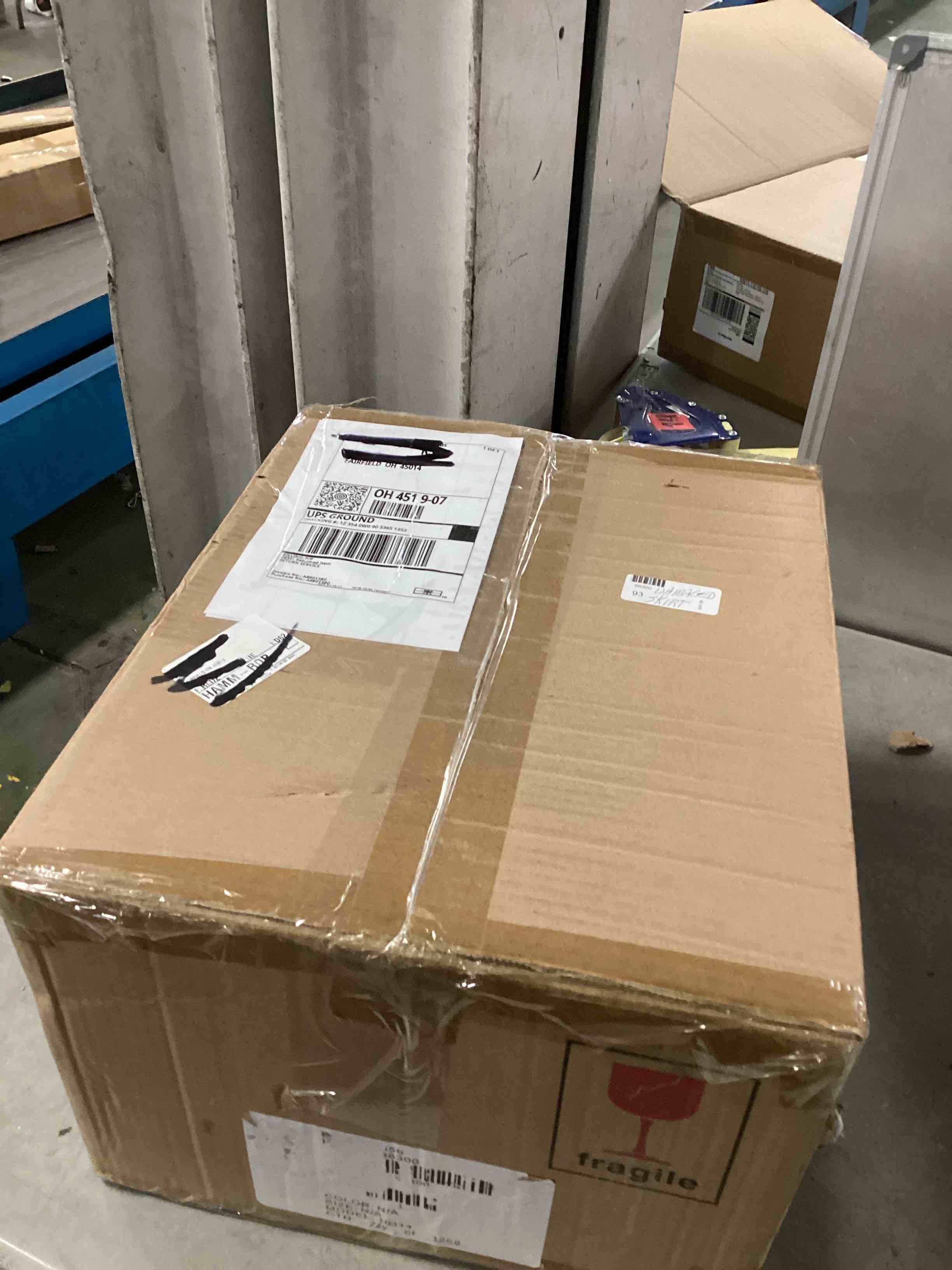 https://s3.amazonaws.com/lotting-images-prod/bidfta/TEA2096869_1737487255482.jpeg