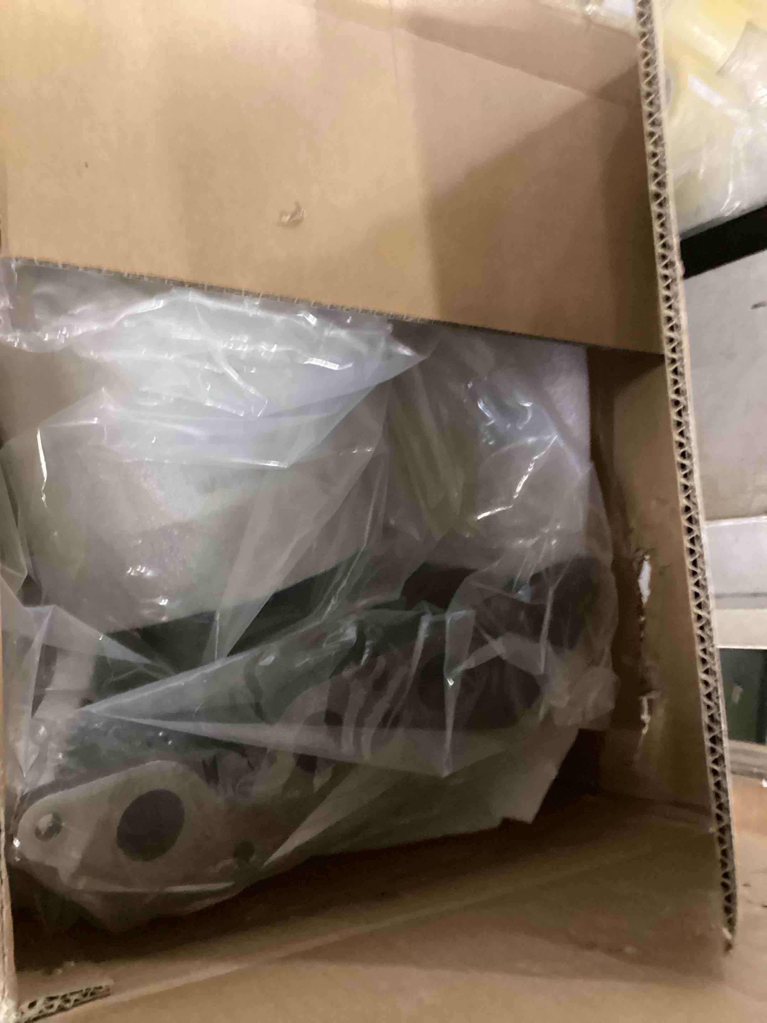 https://s3.amazonaws.com/lotting-images-prod/bidfta/TEA2097008_1737557015646.jpeg