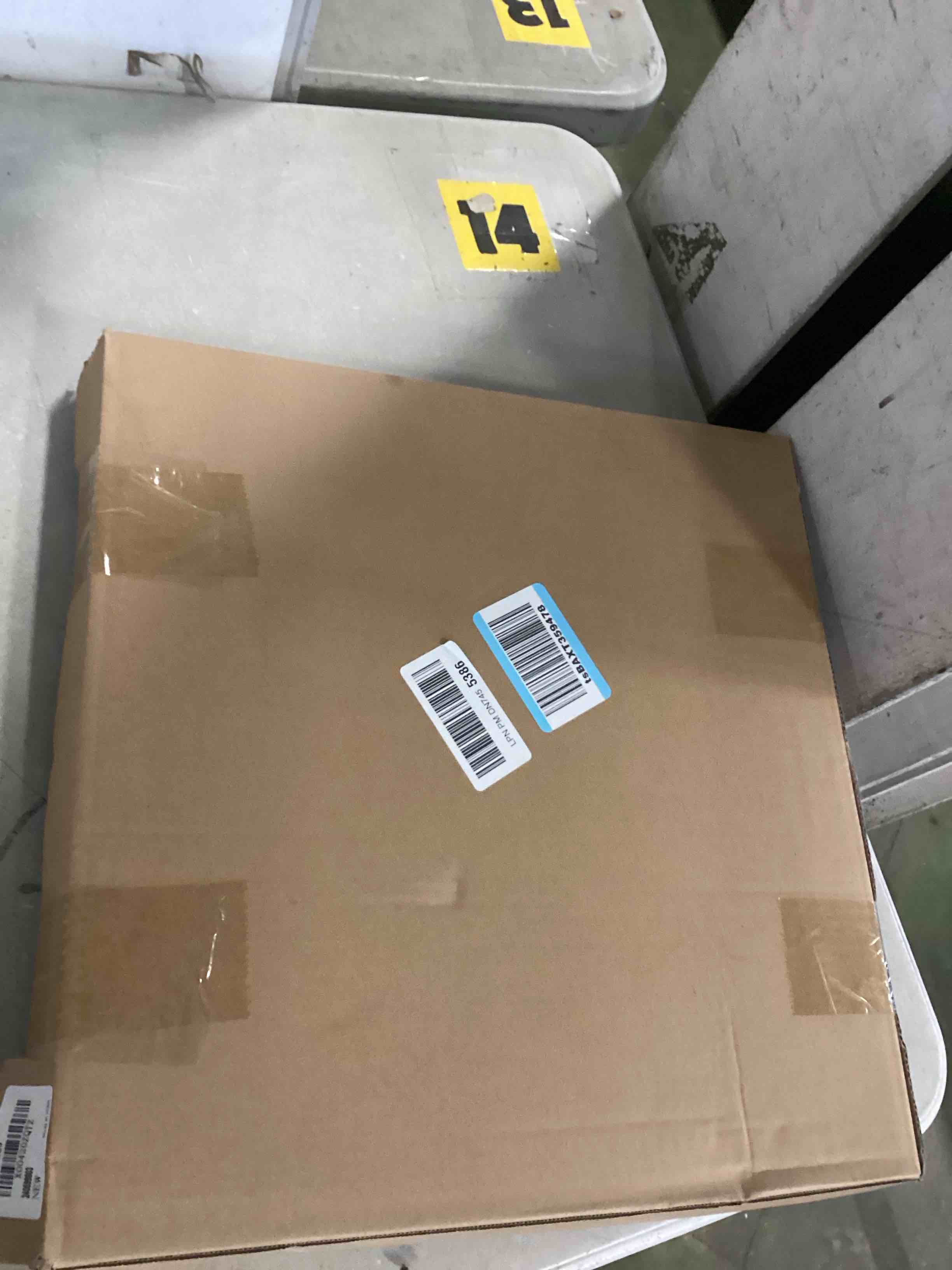 https://s3.amazonaws.com/lotting-images-prod/bidfta/TEA2097208_1737578838114.jpeg