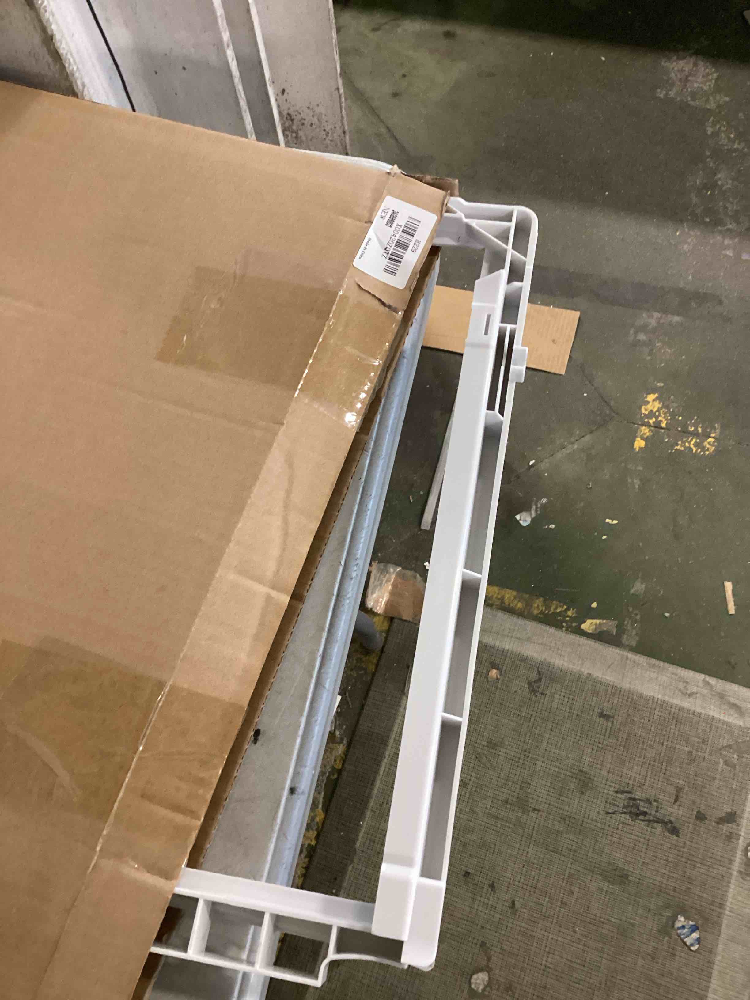 https://s3.amazonaws.com/lotting-images-prod/bidfta/TEA2097208_1737578857458.jpeg