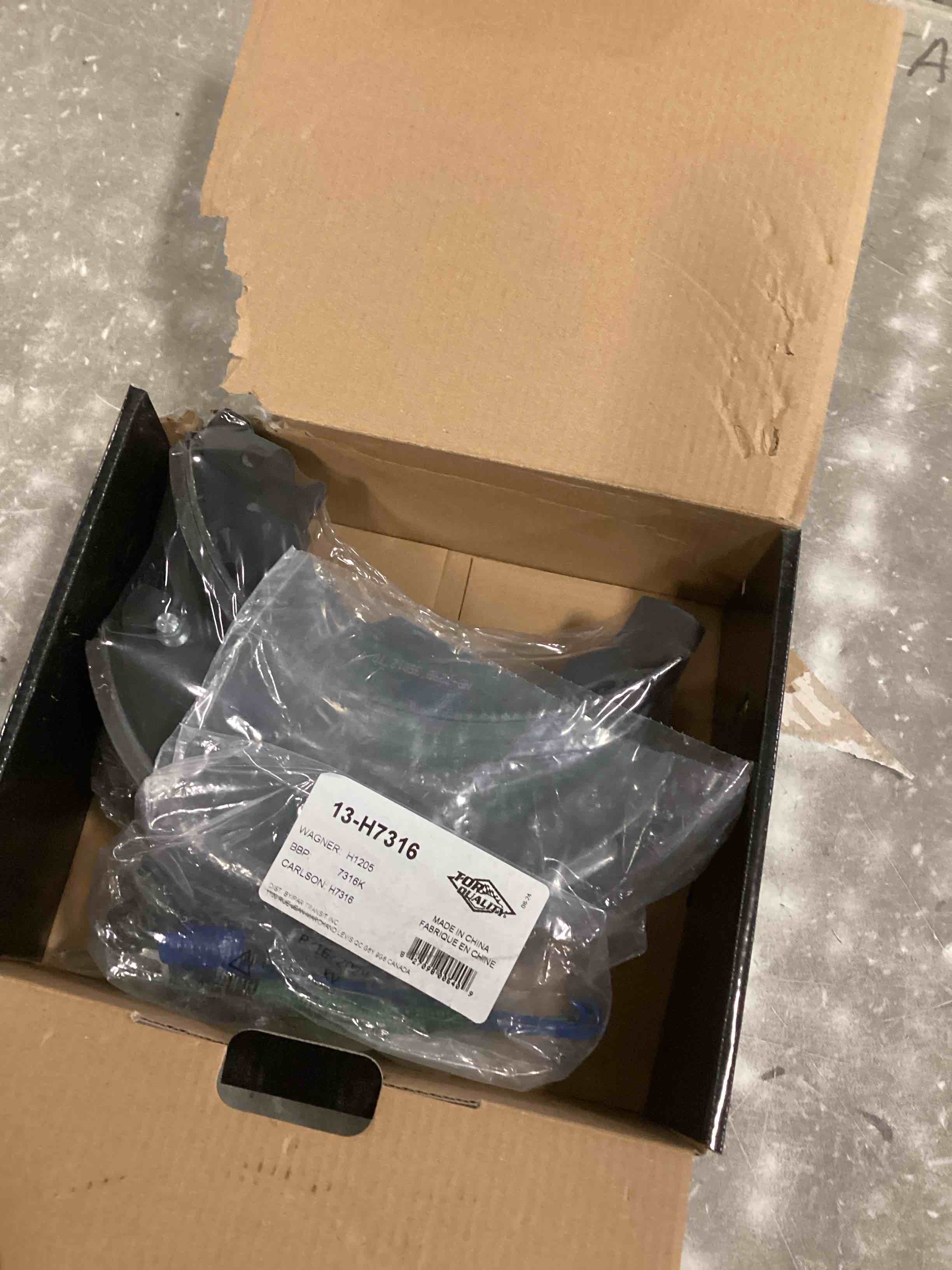 https://s3.amazonaws.com/lotting-images-prod/bidfta/TEA2097531_1737721412898.jpeg