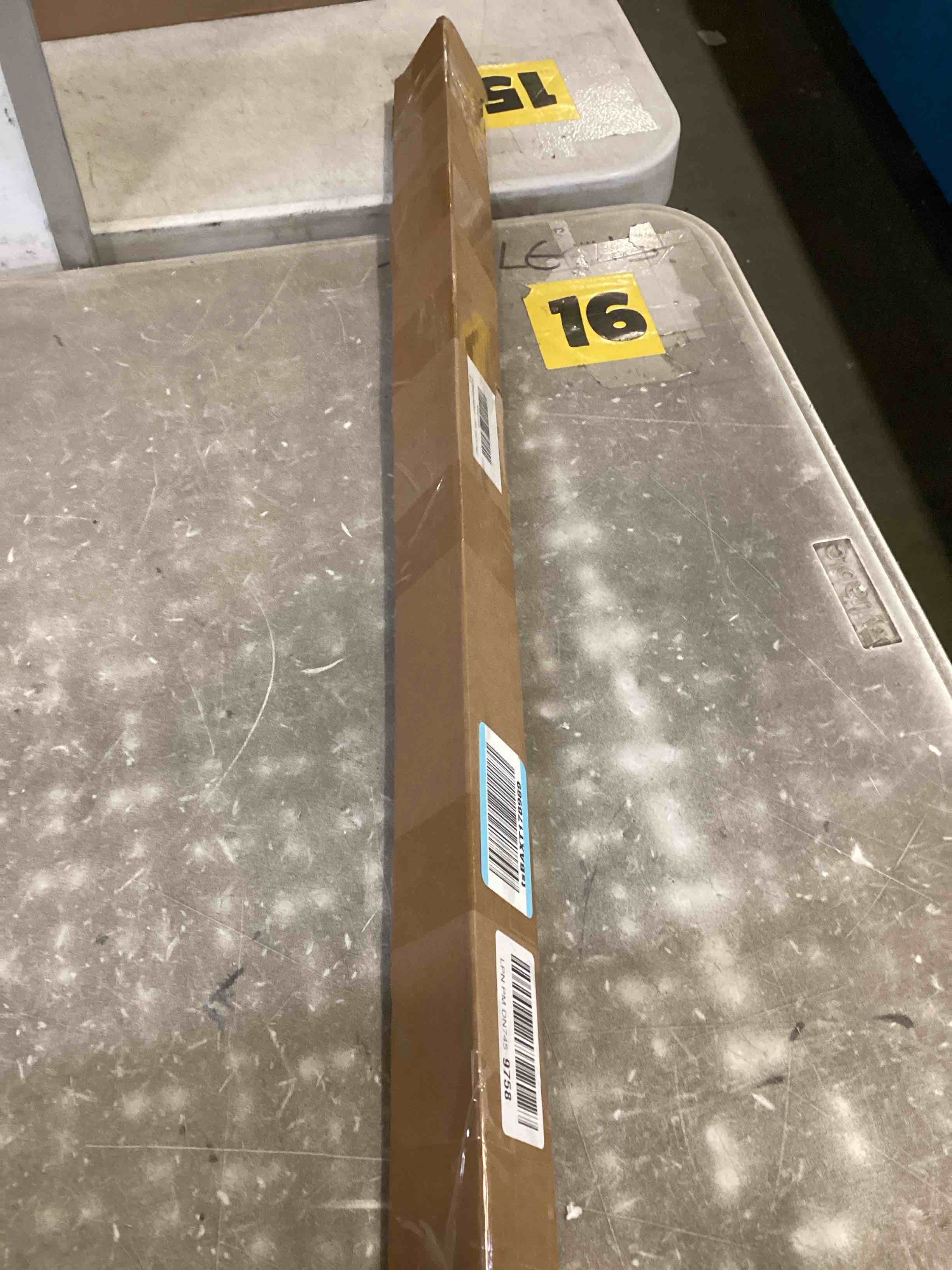 https://s3.amazonaws.com/lotting-images-prod/bidfta/TEA2097803_1737743844666.jpeg