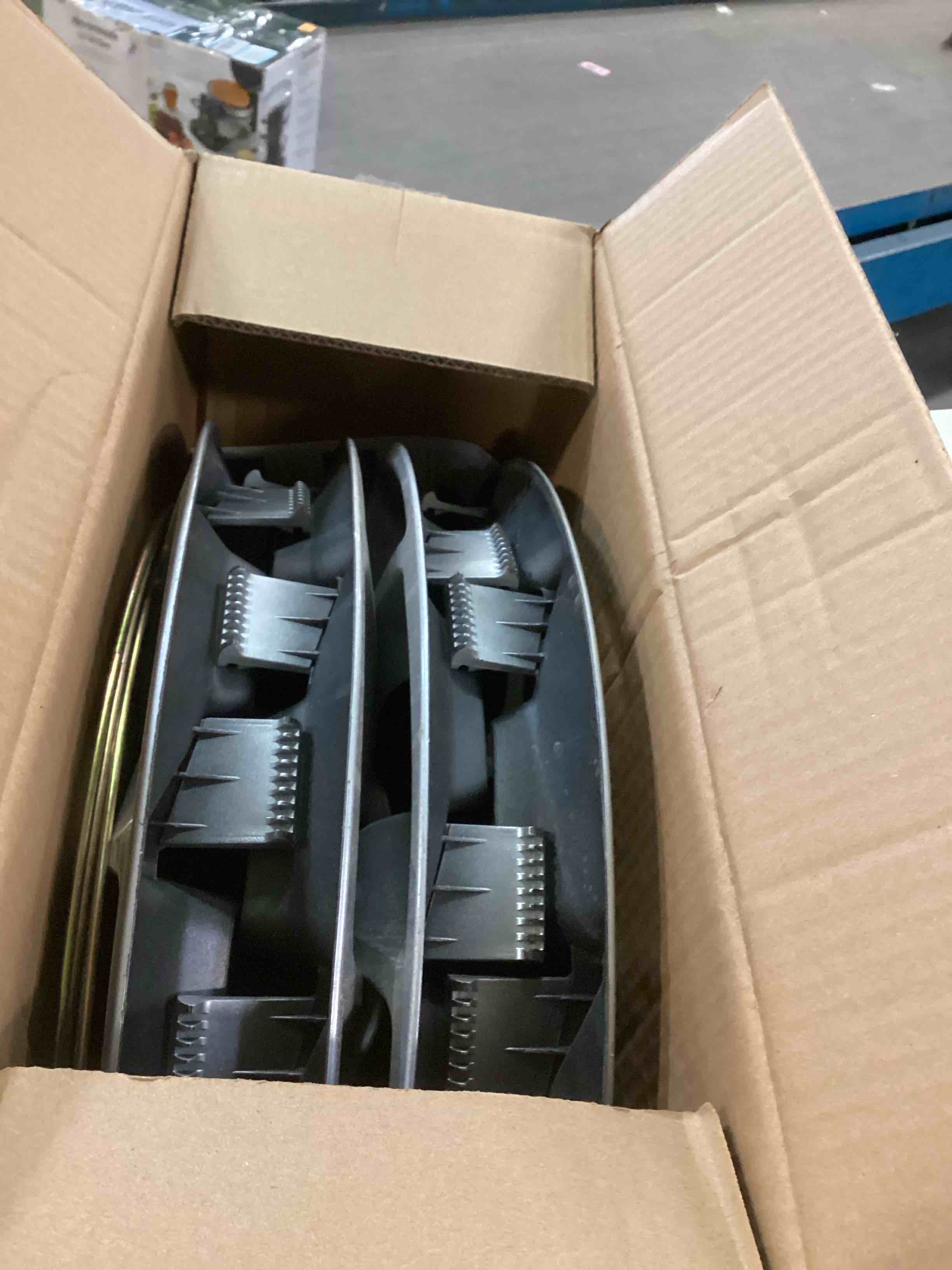 https://s3.amazonaws.com/lotting-images-prod/bidfta/TEA2097948_1737986312510.jpeg
