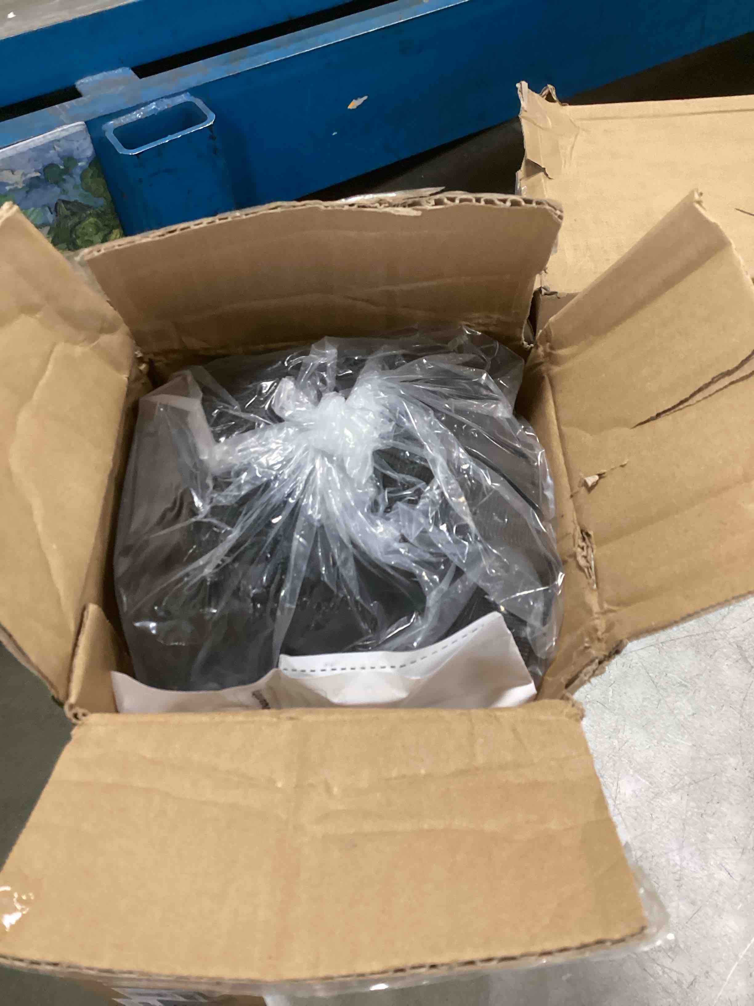 https://s3.amazonaws.com/lotting-images-prod/bidfta/TEA2098815_1736774056871.jpeg