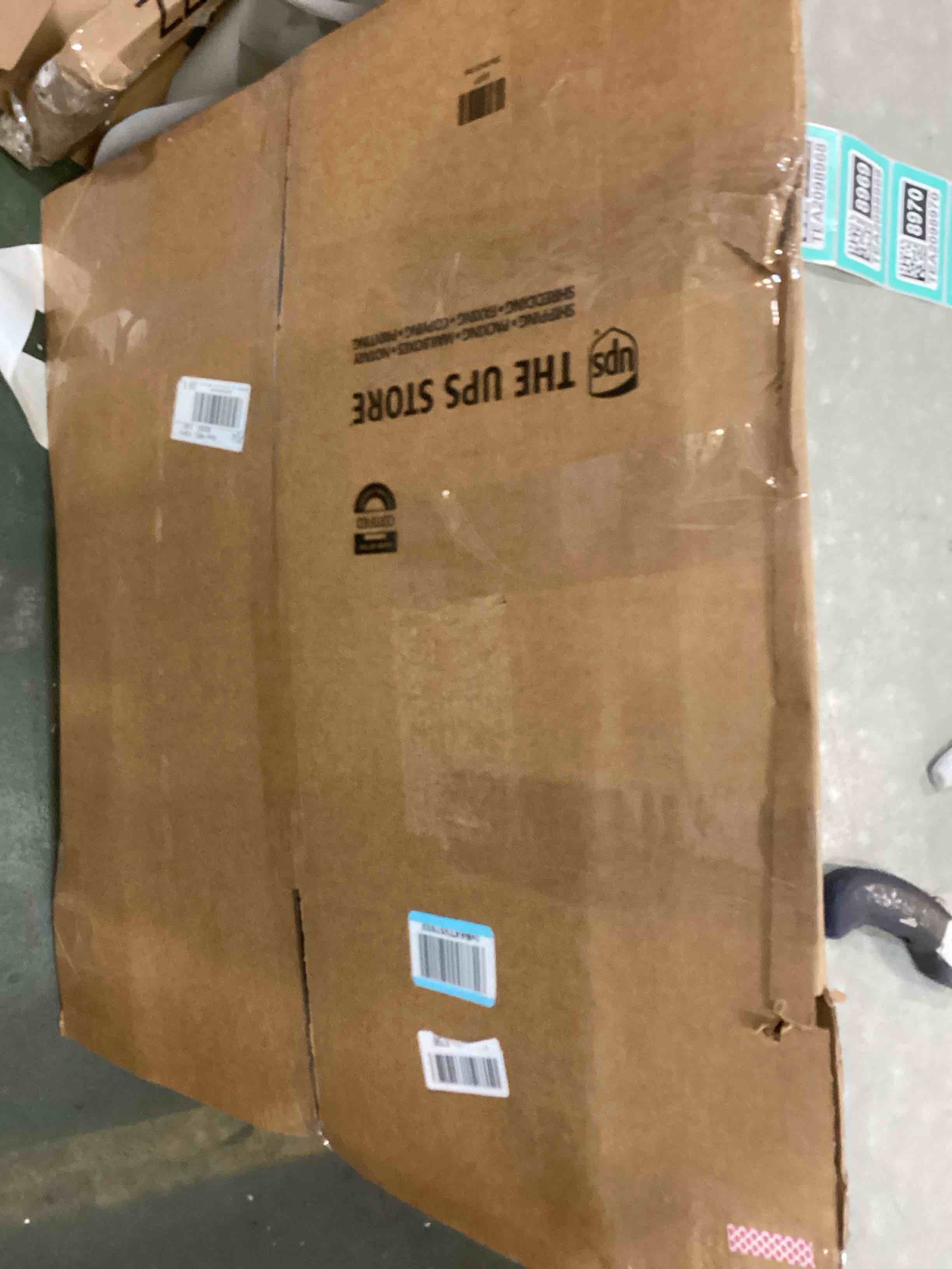 https://s3.amazonaws.com/lotting-images-prod/bidfta/TEA2098956_1736794922341.jpeg